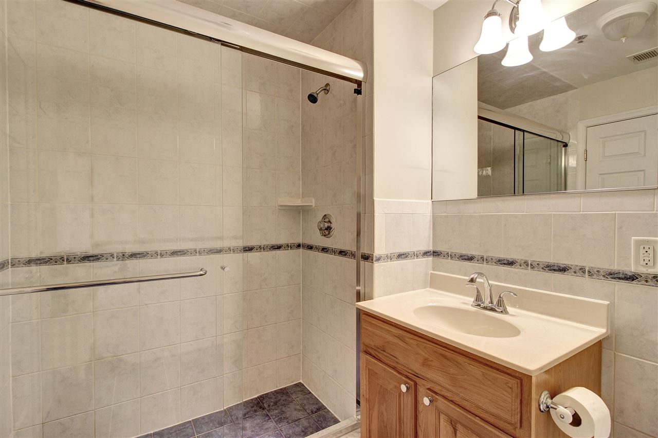 704 CLINTON ST Unit: 3D