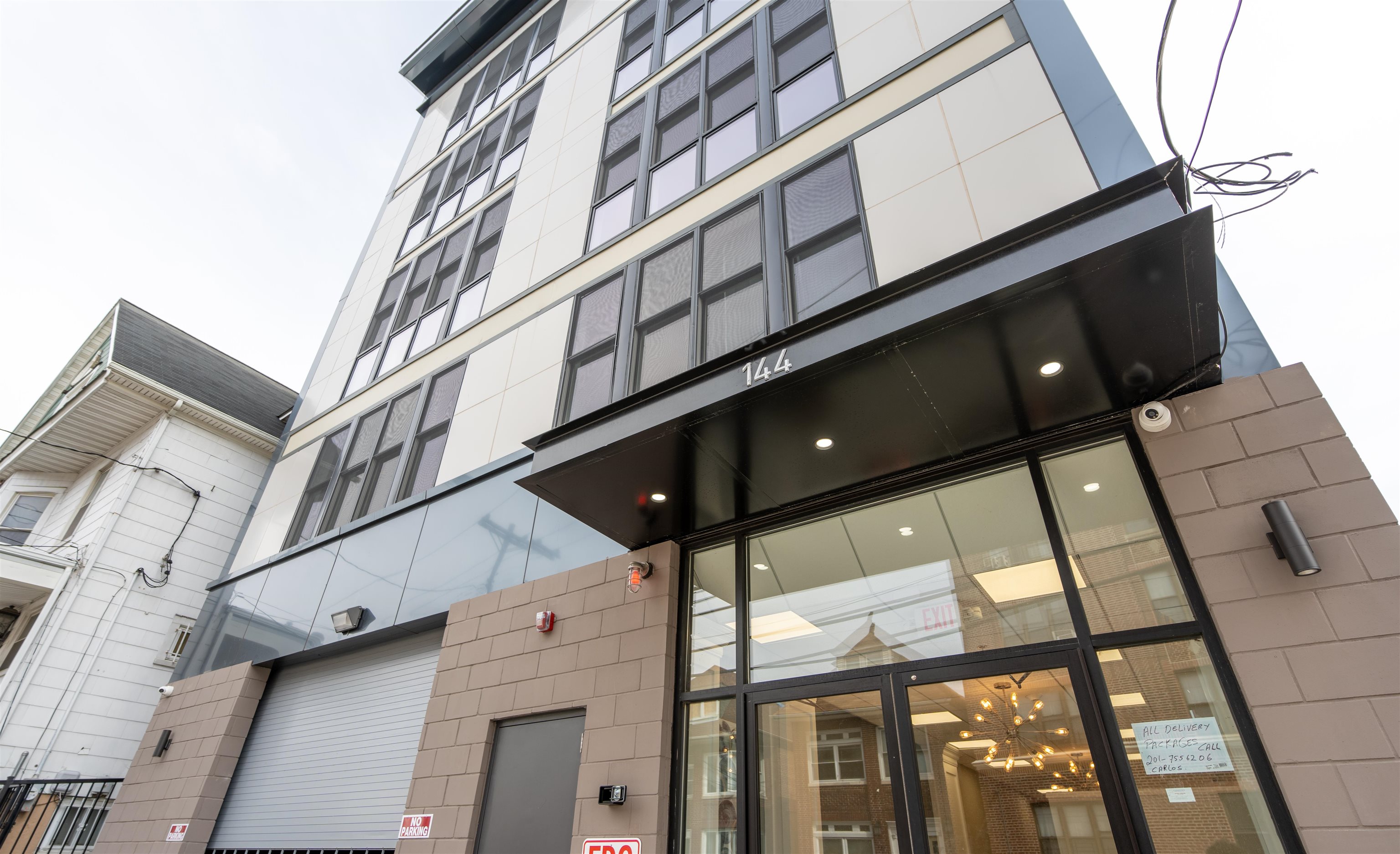 144 BERGEN AVE Unit: 2E