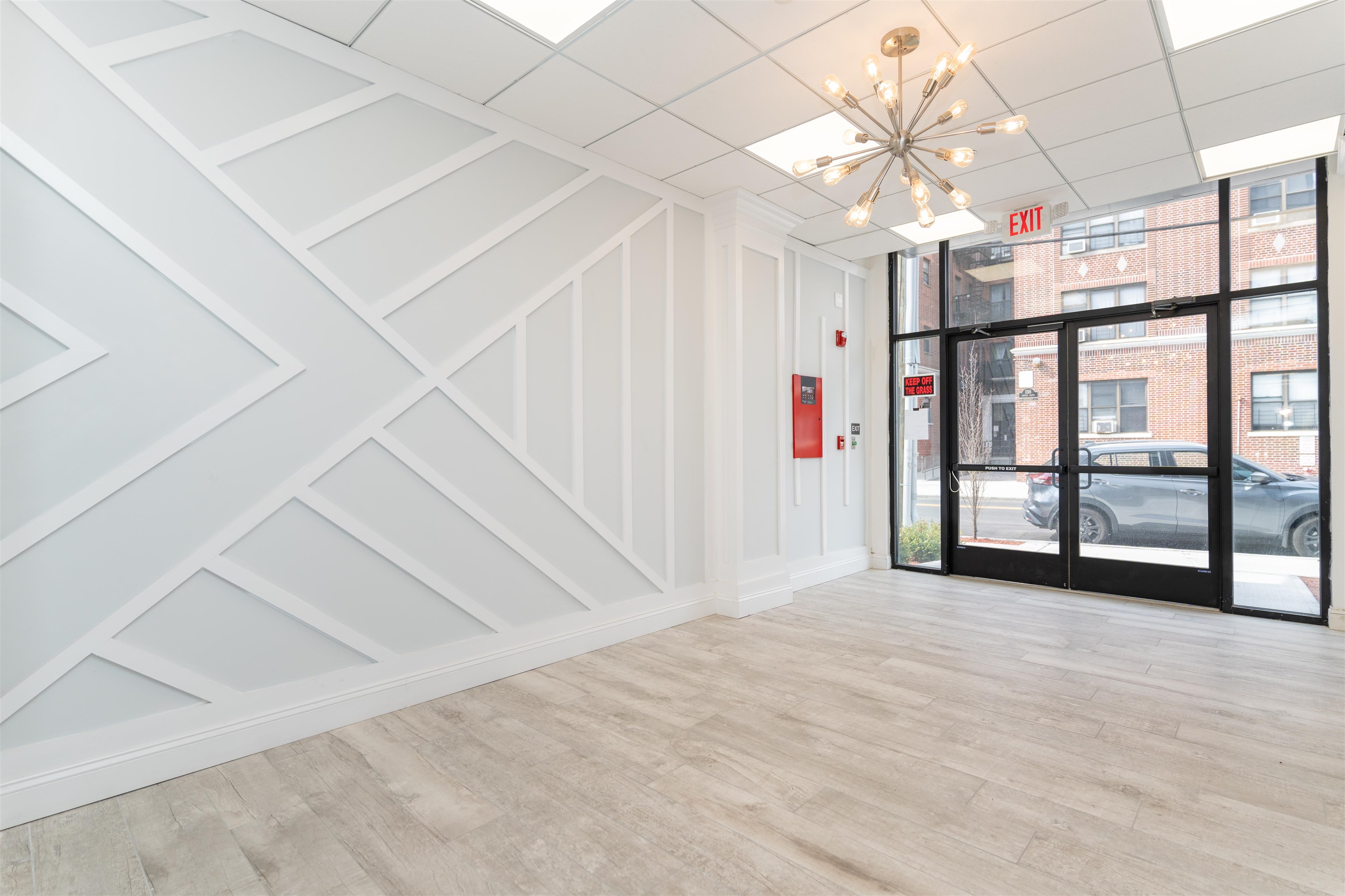 144 BERGEN AVE Unit: 2E