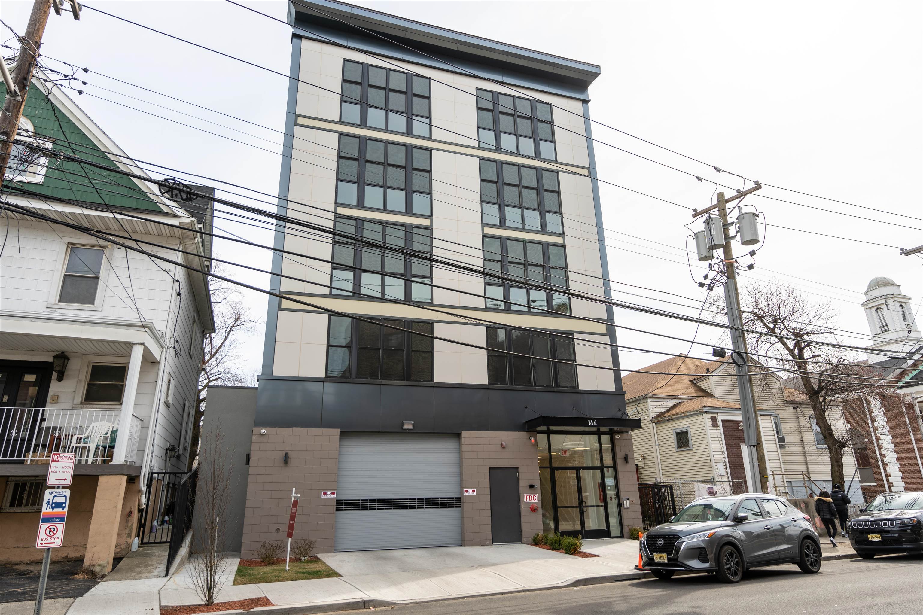 144 BERGEN AVE Unit: 2E