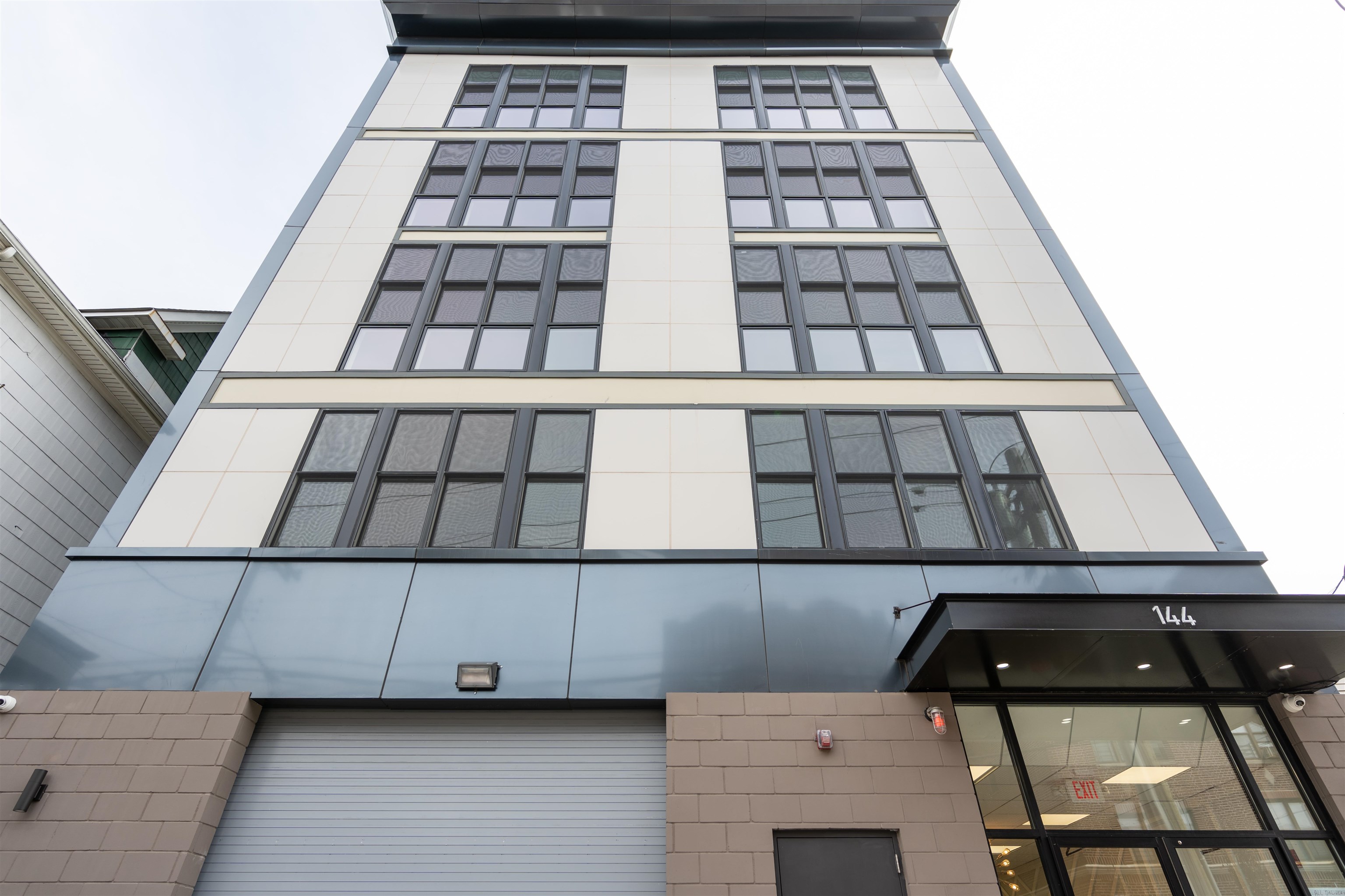 144 BERGEN AVE Unit: 2E