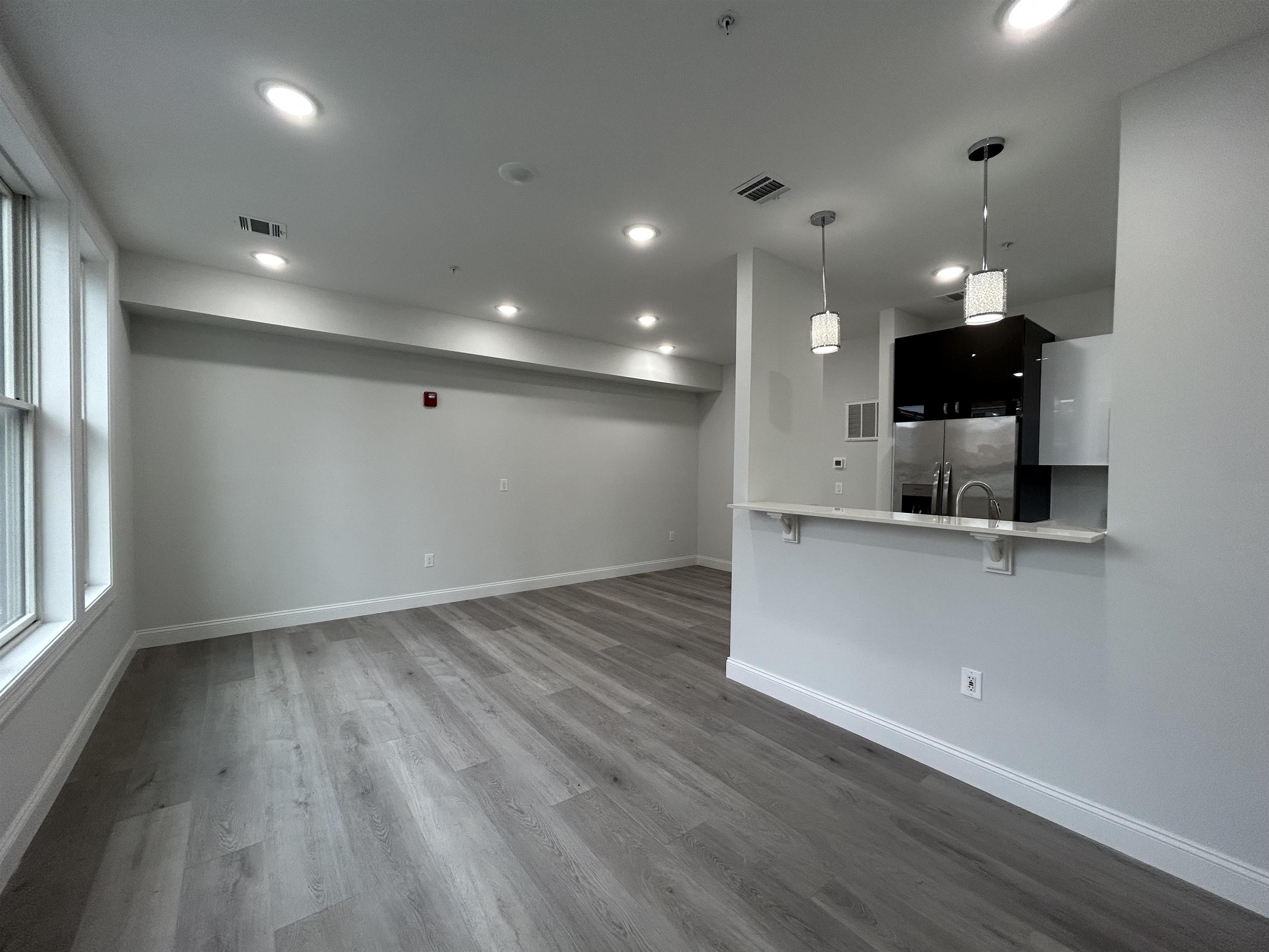 144 BERGEN AVE Unit: 2A