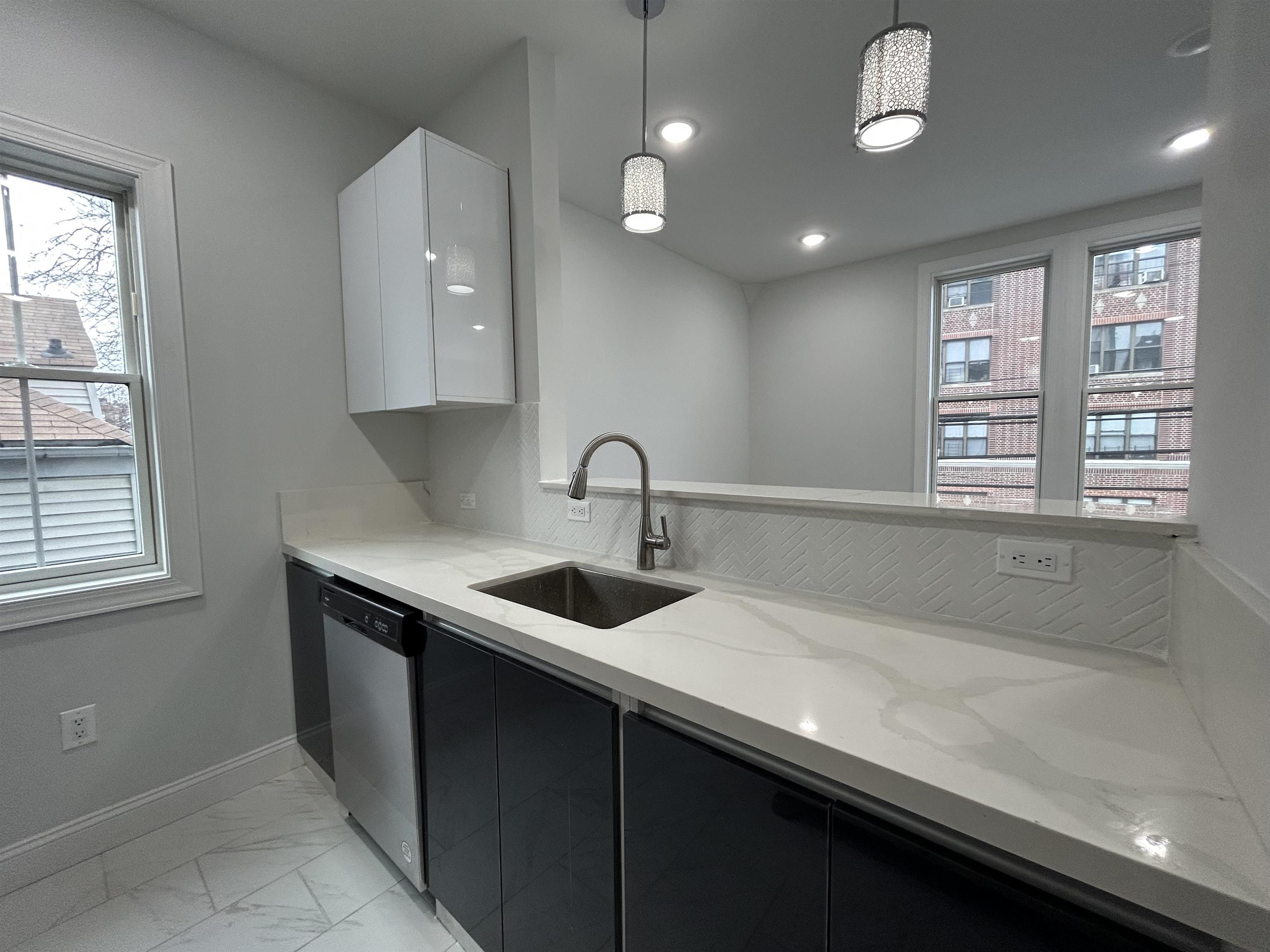 144 BERGEN AVE Unit: 2A