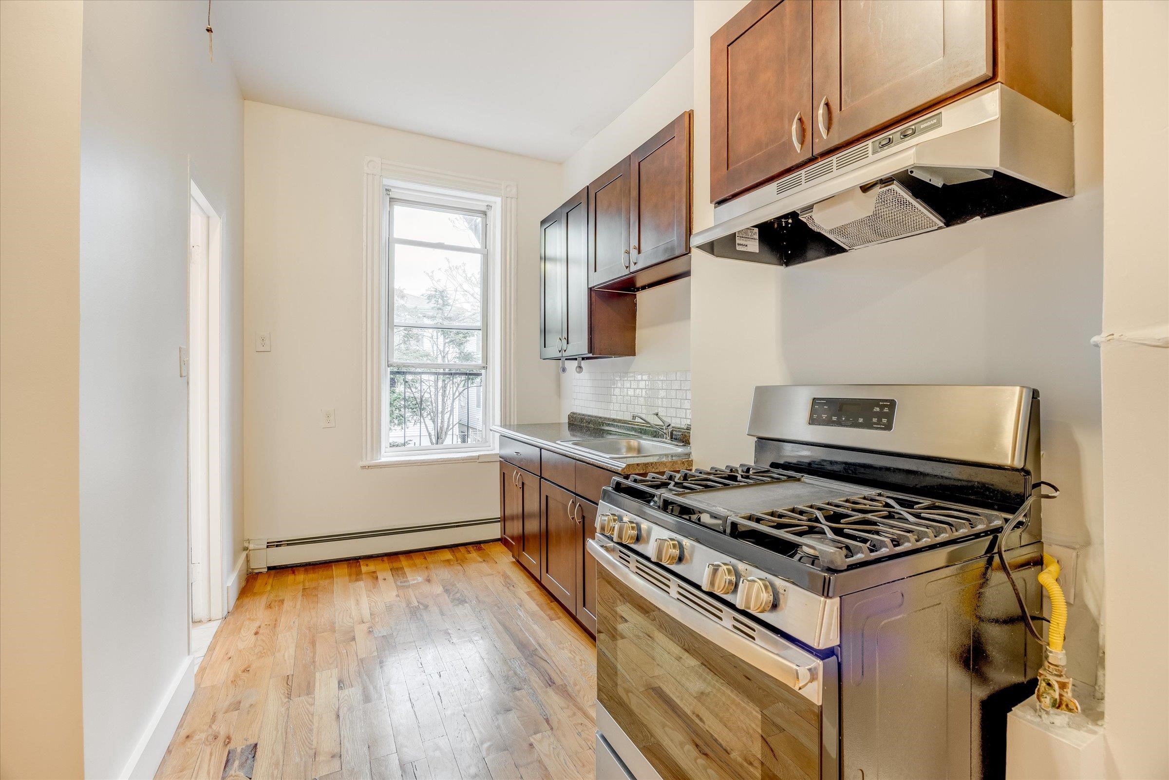 147 NEW YORK AVE Unit: 2L