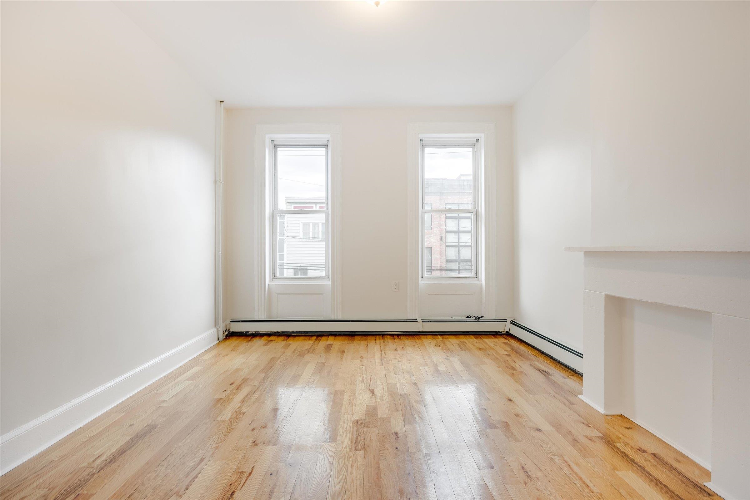 147 NEW YORK AVE Unit: 2L