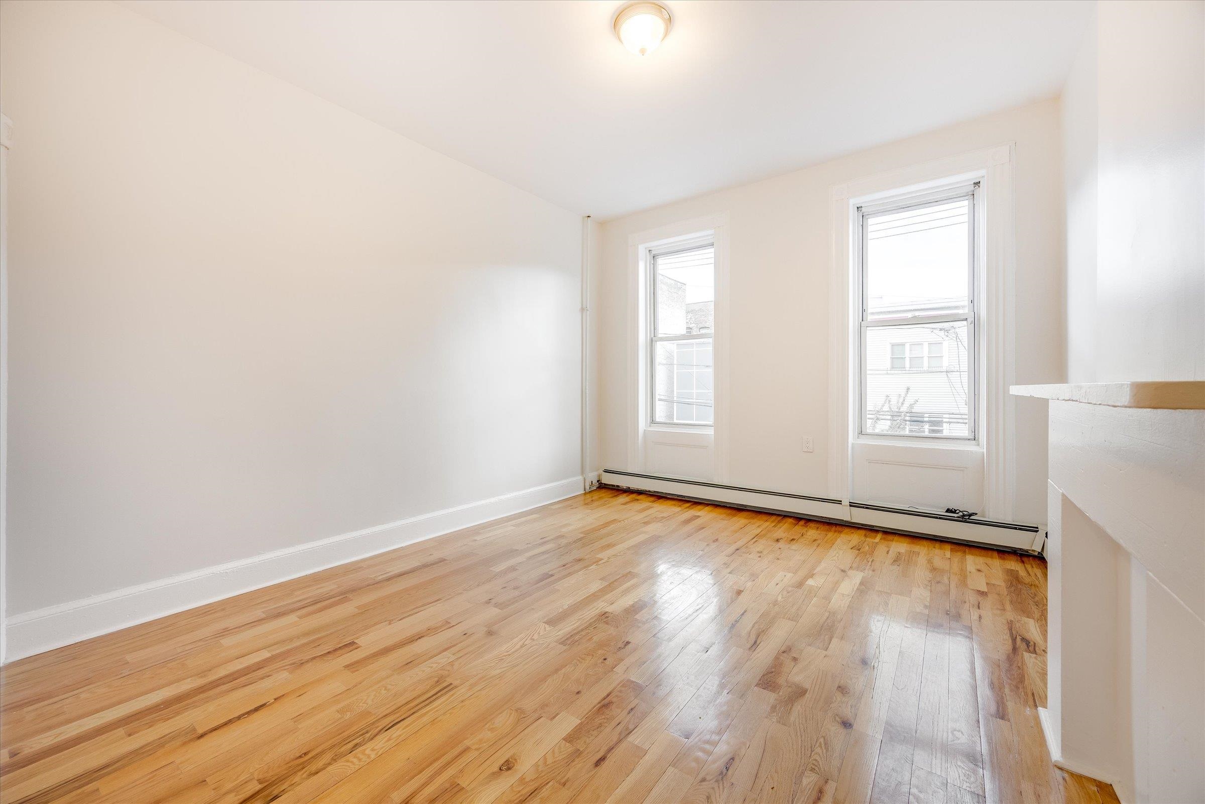 147 NEW YORK AVE Unit: 2L