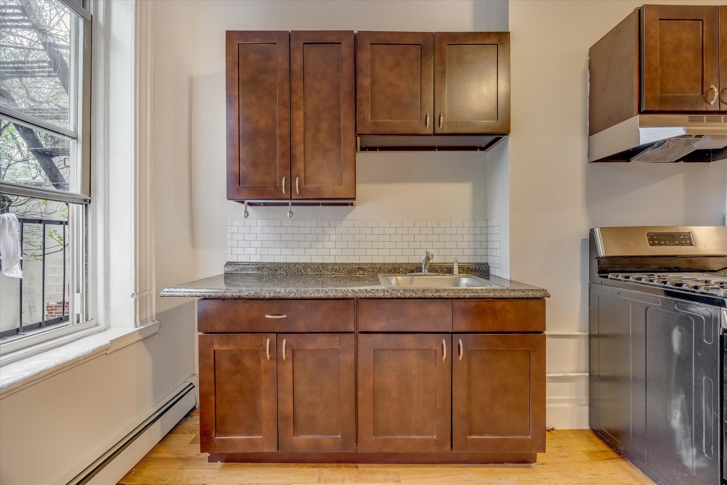 147 NEW YORK AVE Unit: 2L