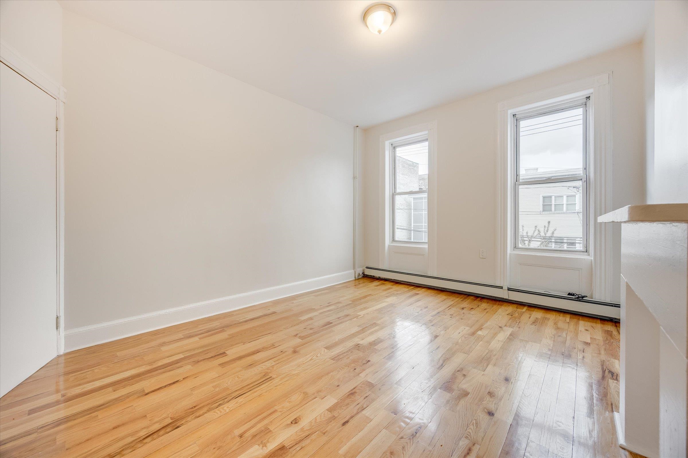 147 NEW YORK AVE Unit: 2L