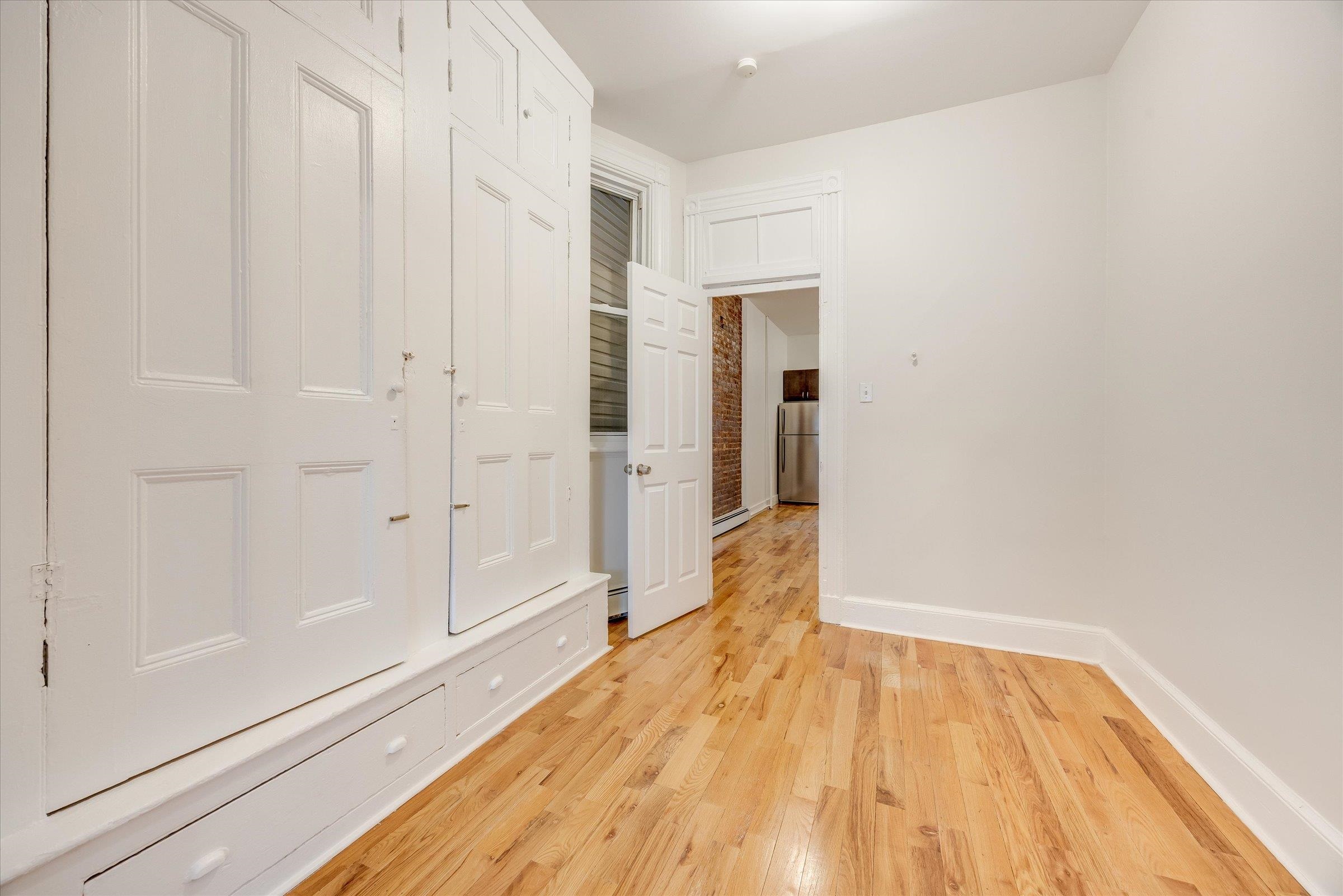 147 NEW YORK AVE Unit: 2L