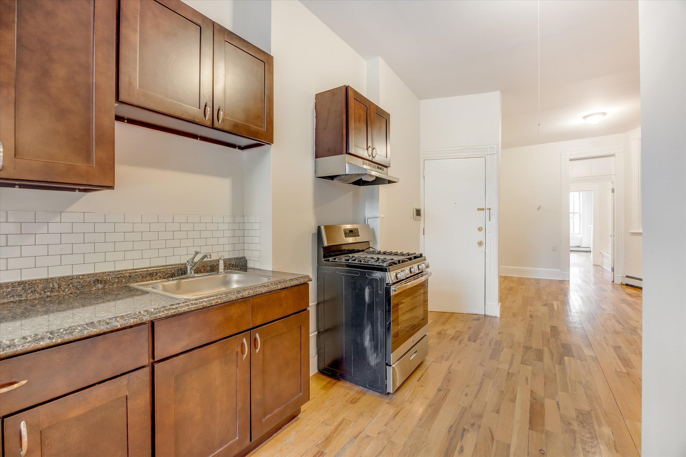 147 NEW YORK AVE Unit: 2L