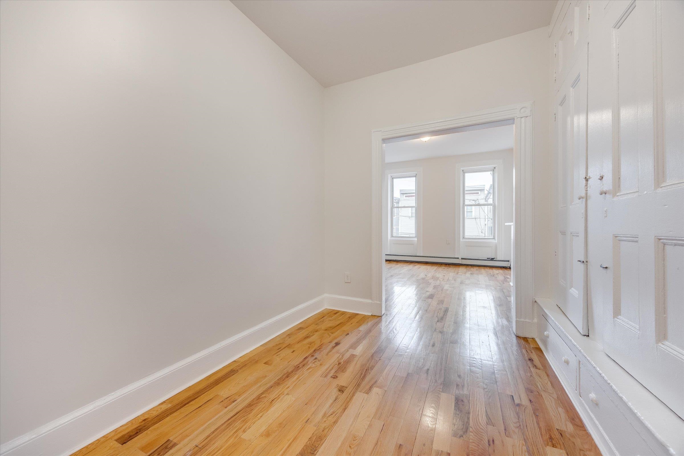 147 NEW YORK AVE Unit: 2L