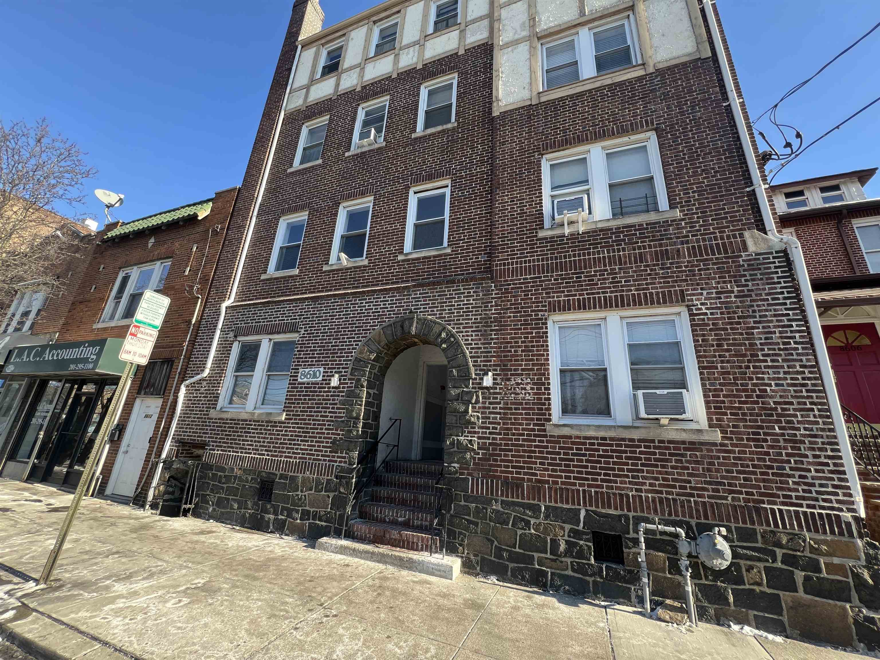 8610 JOHN F KENNEDY BLVD Unit: 1