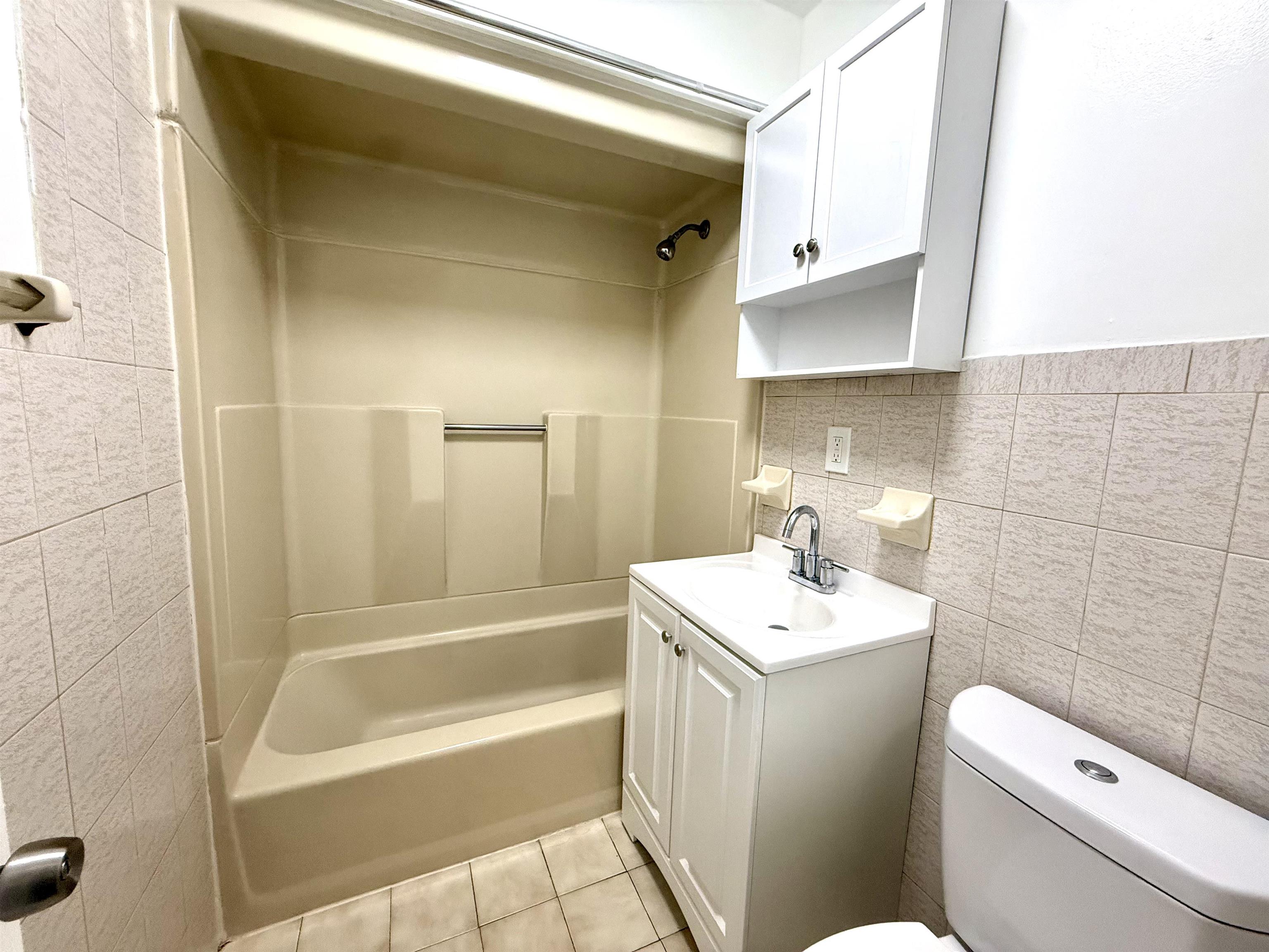 8610 JOHN F KENNEDY BLVD Unit: 1