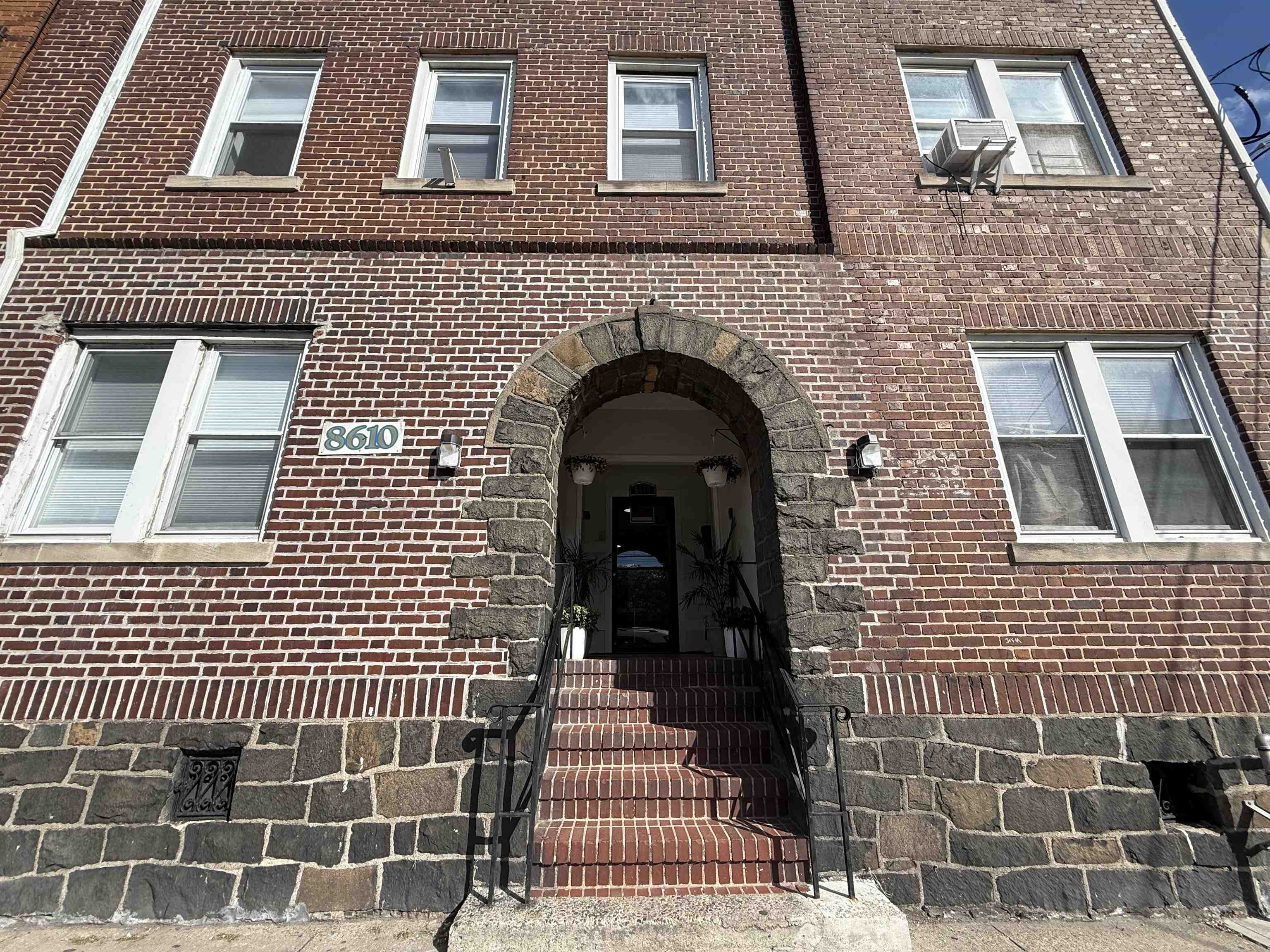 8610 JOHN F KENNEDY BLVD Unit: 1
