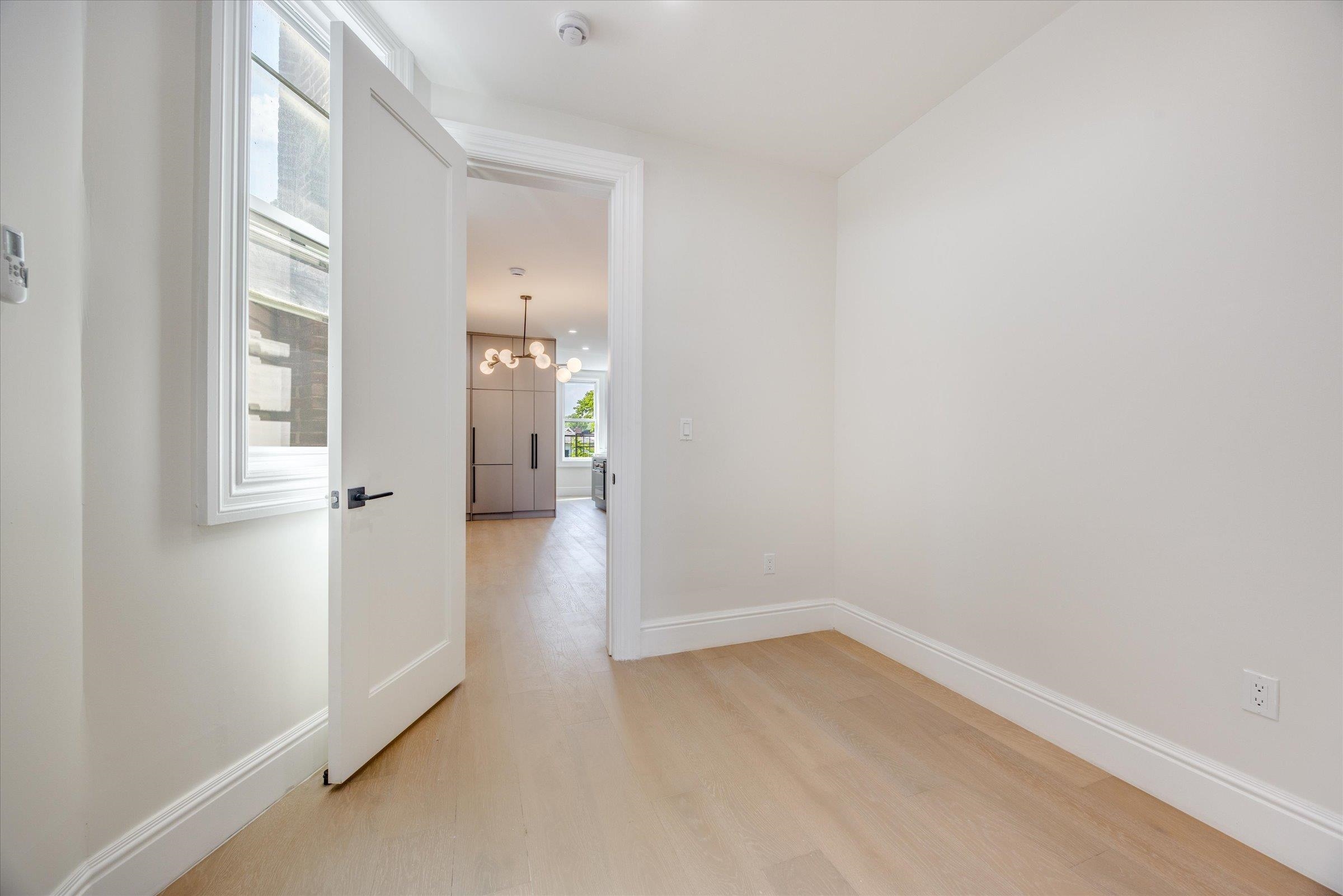 147 NEW YORK AVE Unit: 3L