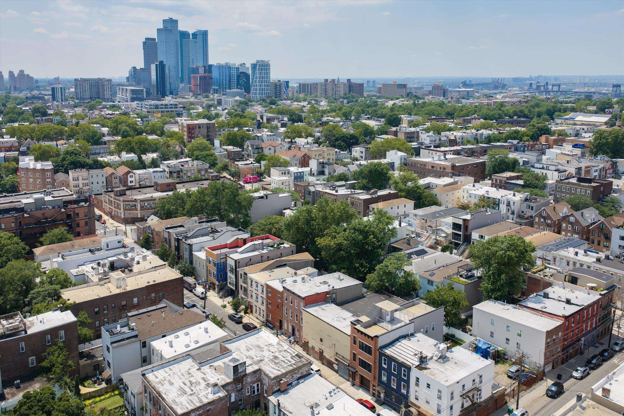 147 NEW YORK AVE Unit: 3L