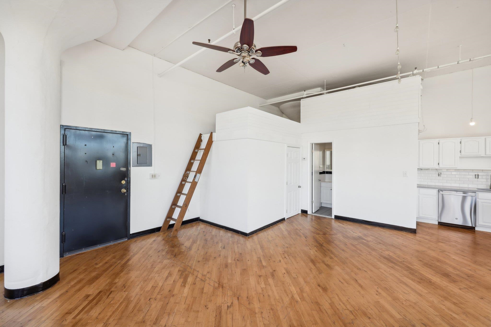2 UNION ST Unit: 1G