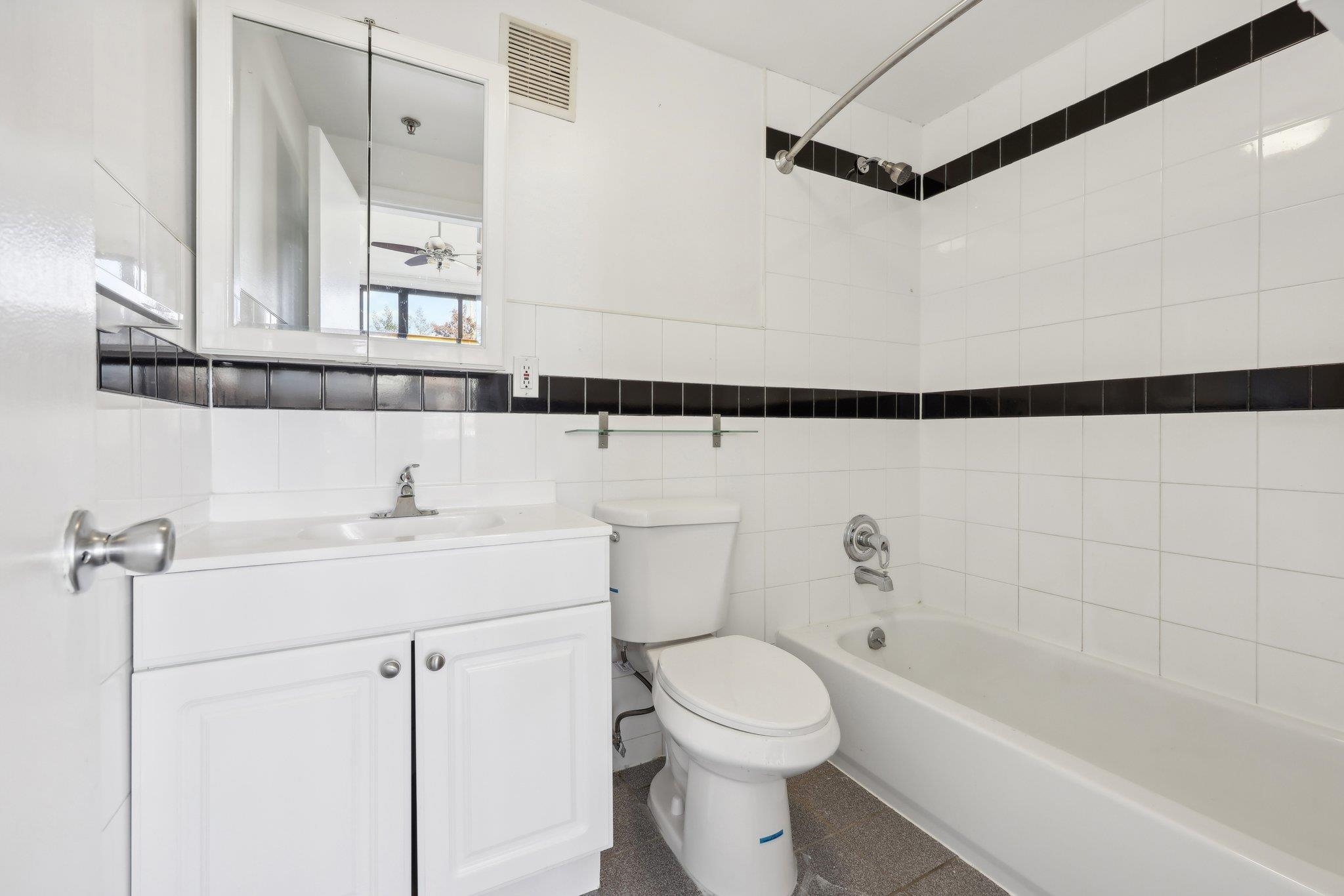 2 UNION ST Unit: 1G
