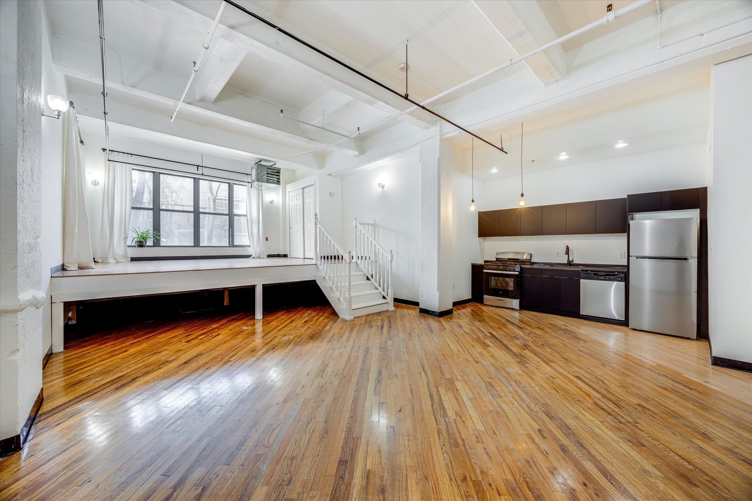 2 UNION ST Unit: 1L