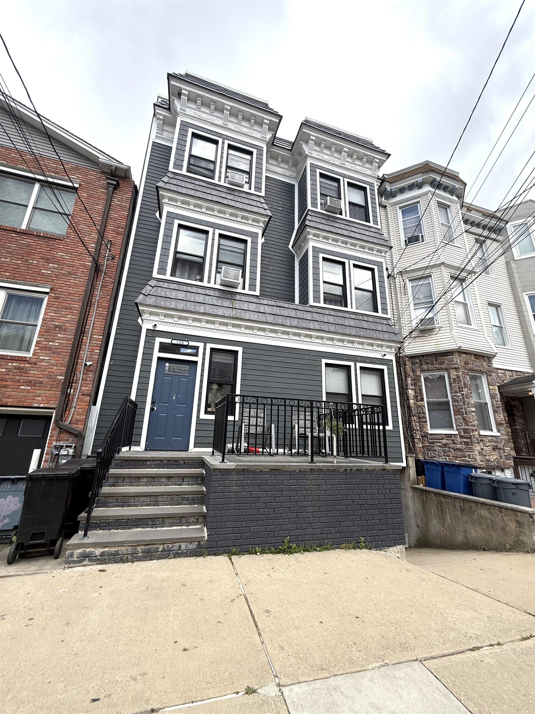 120 OGDEN AVE Unit: 2