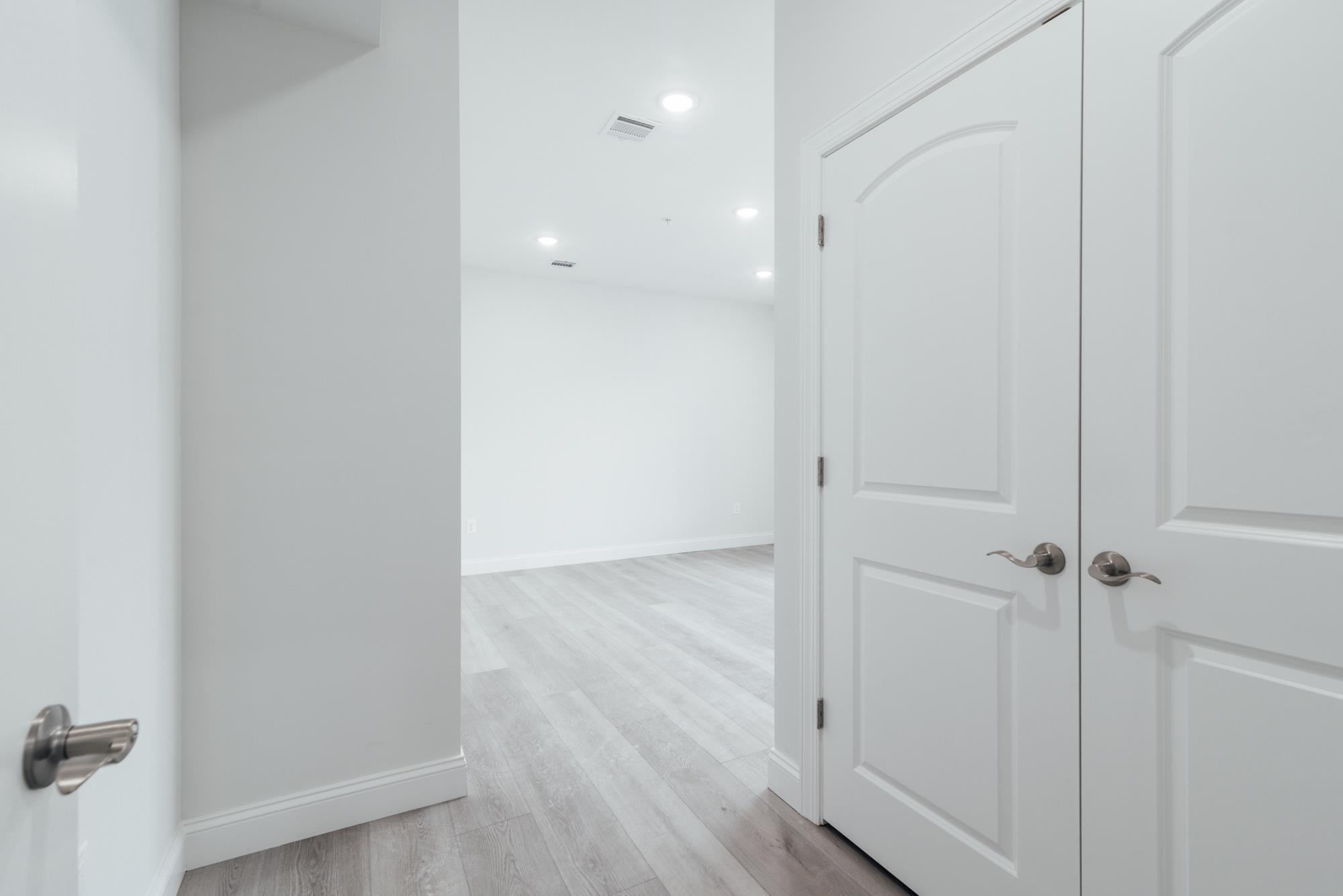 144 BERGEN AVE Unit: 2A
