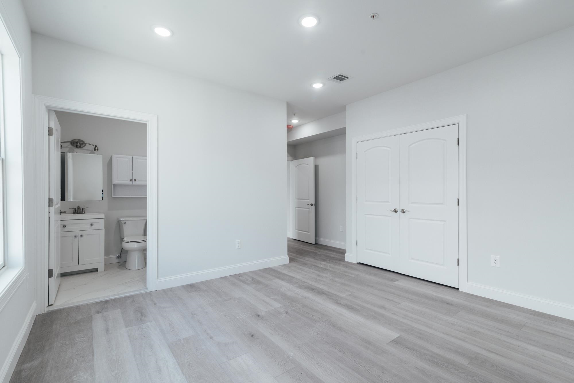 144 BERGEN AVE Unit: 2A