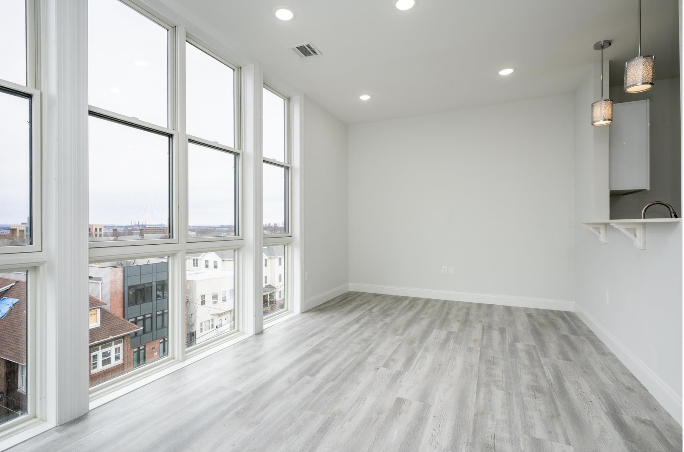 144 BERGEN AVE Unit: 2A