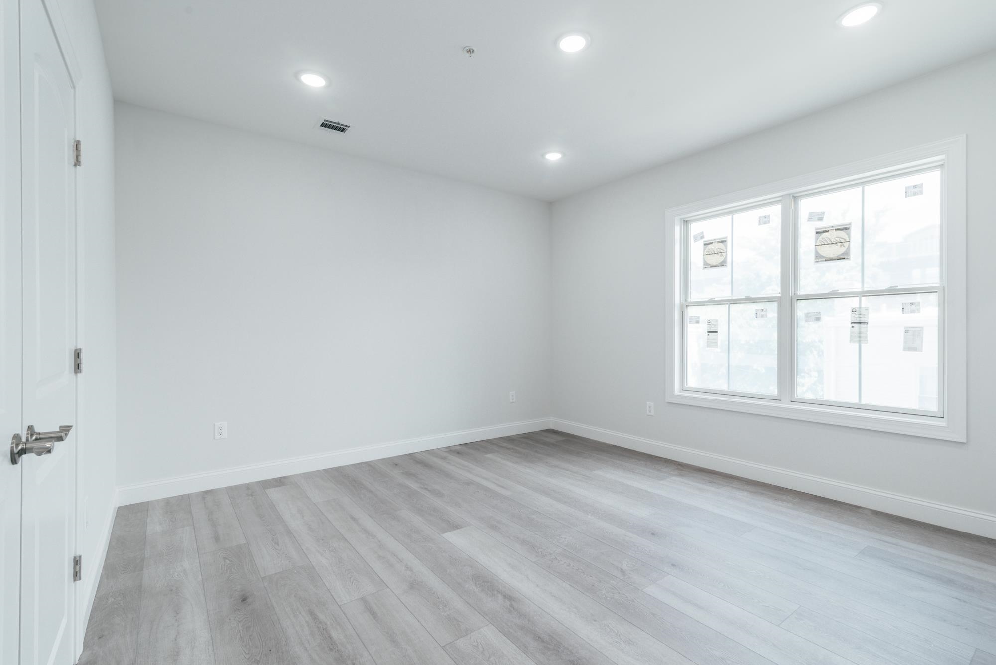 144 BERGEN AVE Unit: 2A