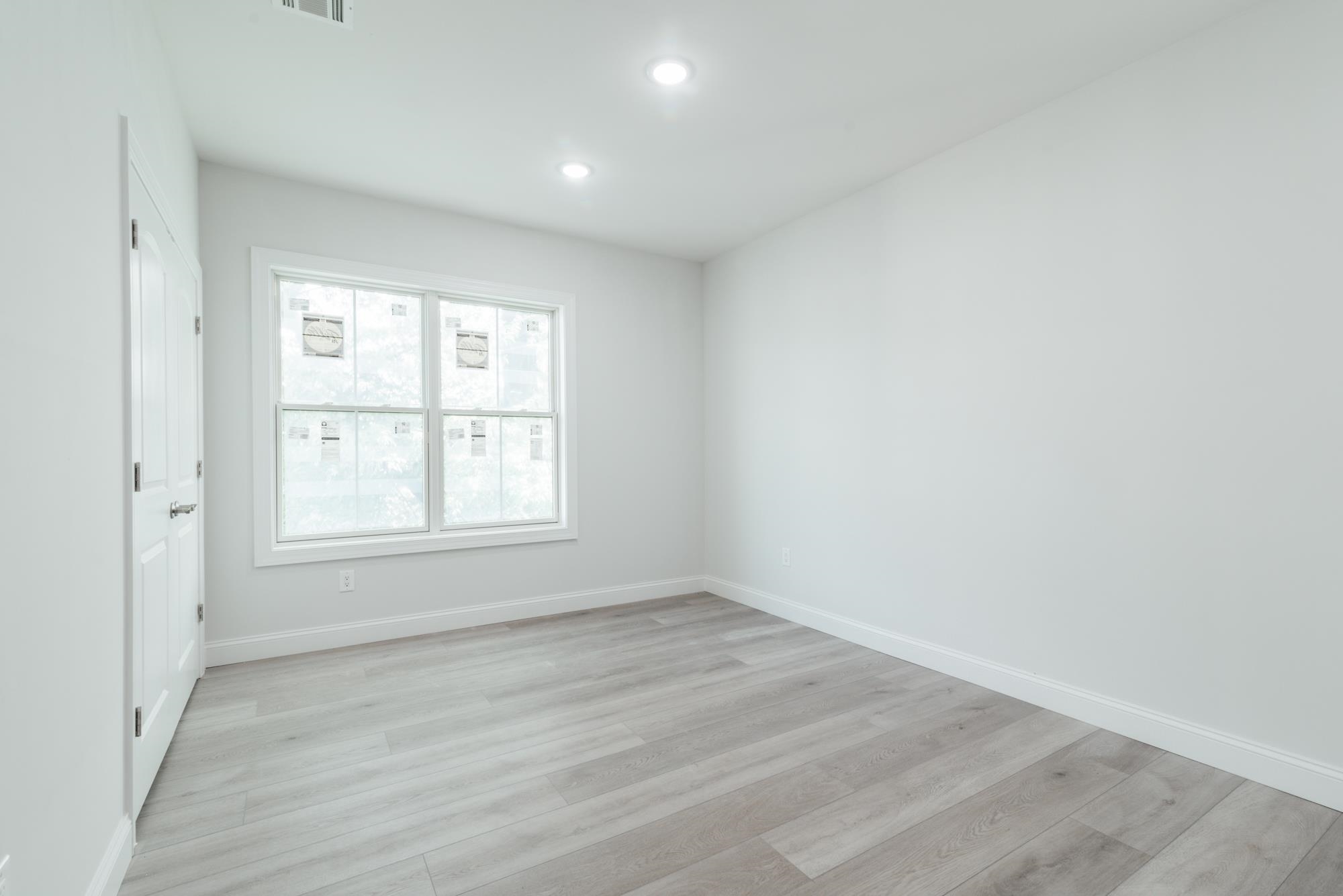 144 BERGEN AVE Unit: 2A