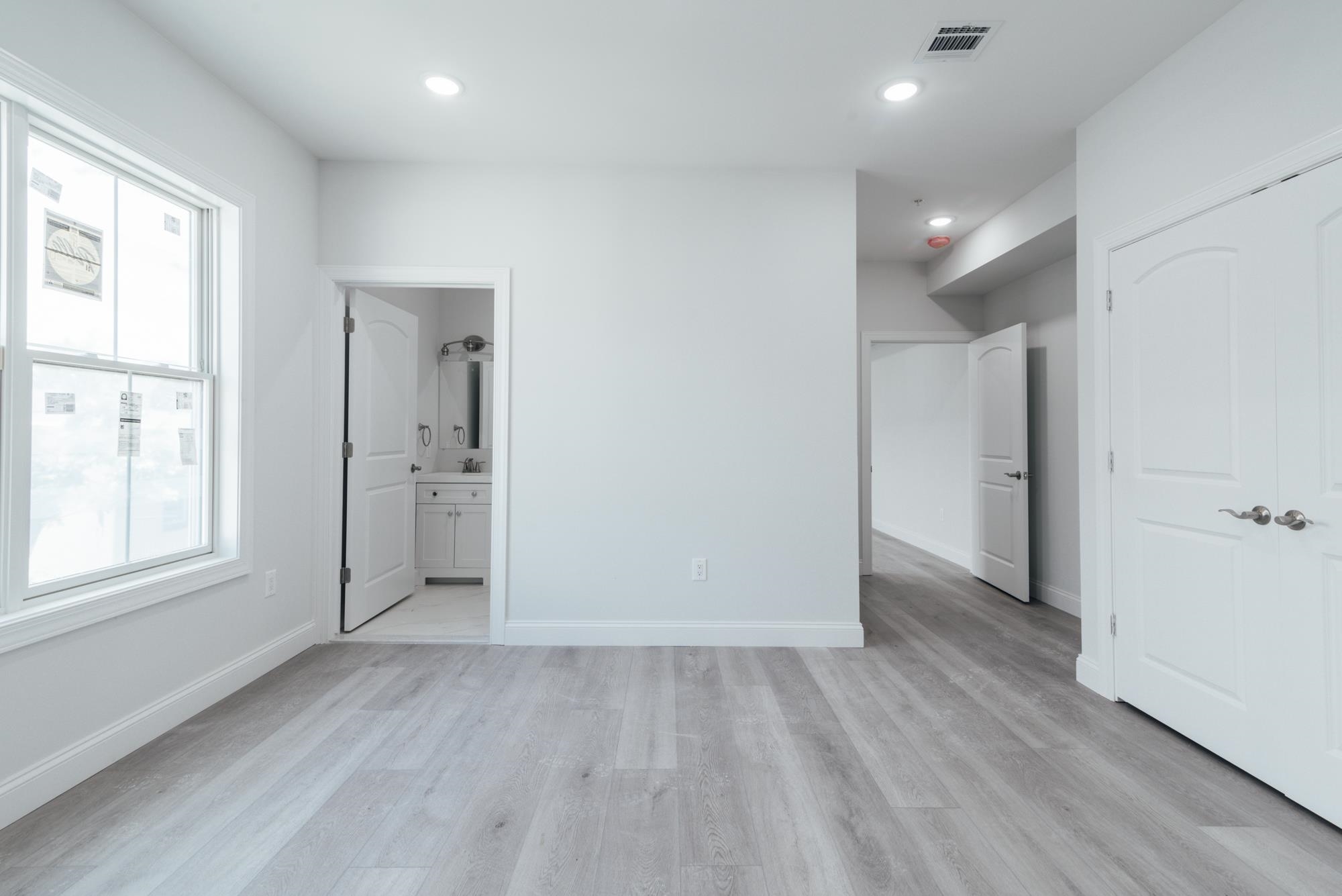 144 BERGEN AVE Unit: 2A