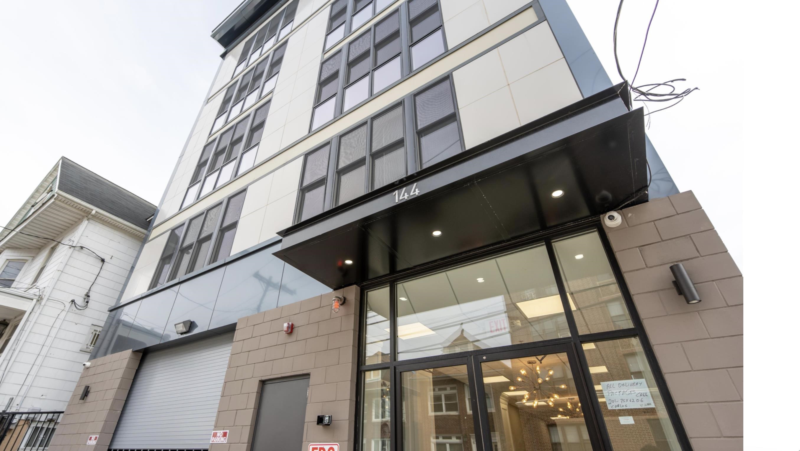 144 BERGEN AVE Unit: 2A