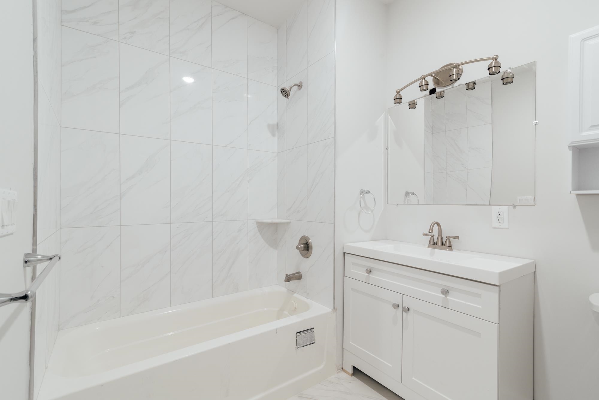 144 BERGEN AVE Unit: 2A