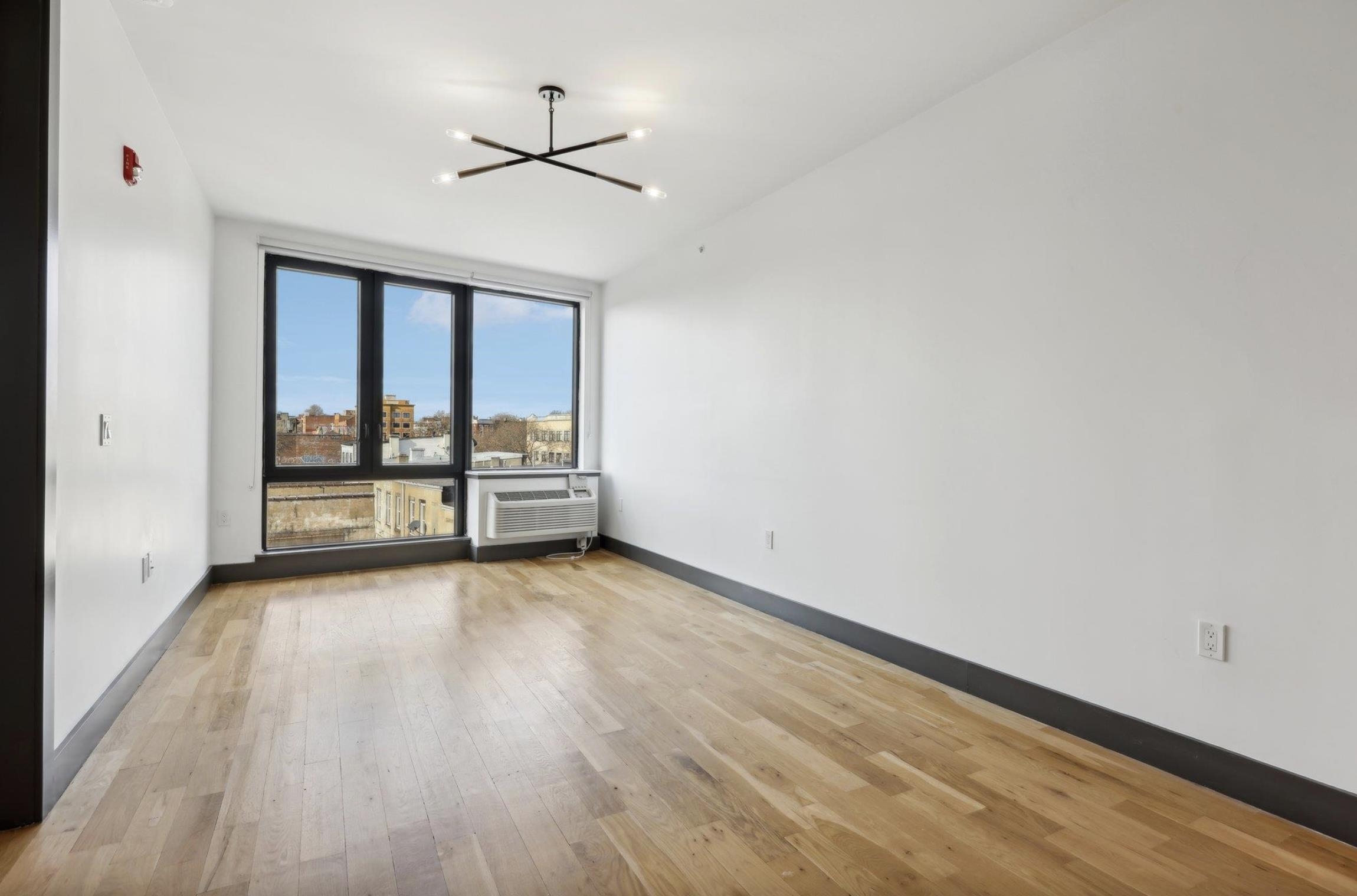 424 ARLINGTON AVE Unit: 305