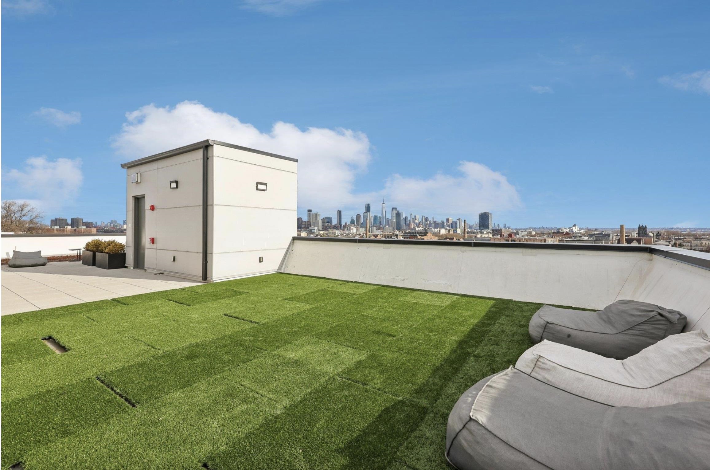 424 ARLINGTON AVE Unit: 305