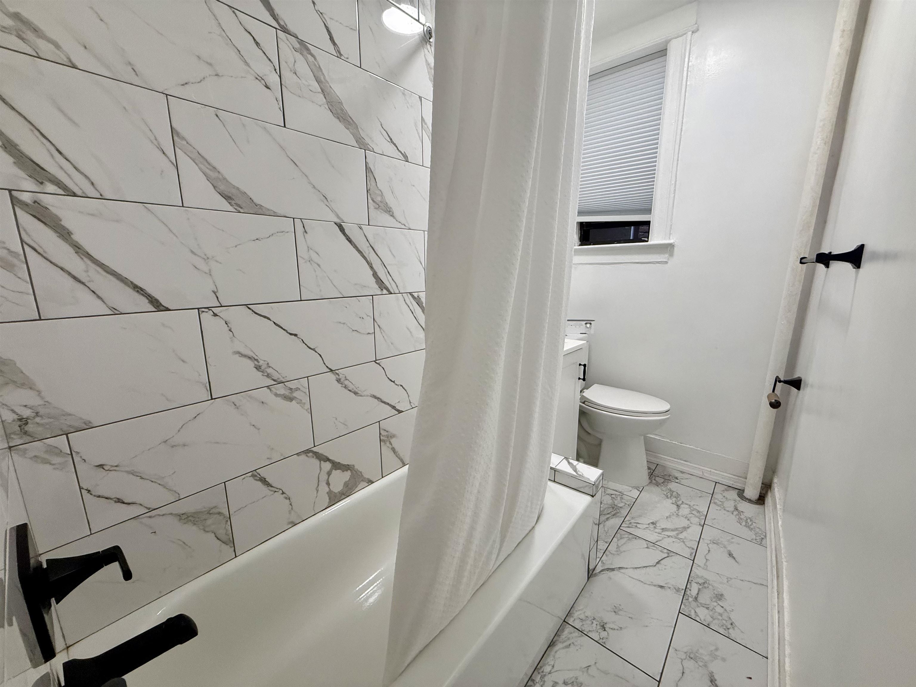 124 74TH ST Unit: 4