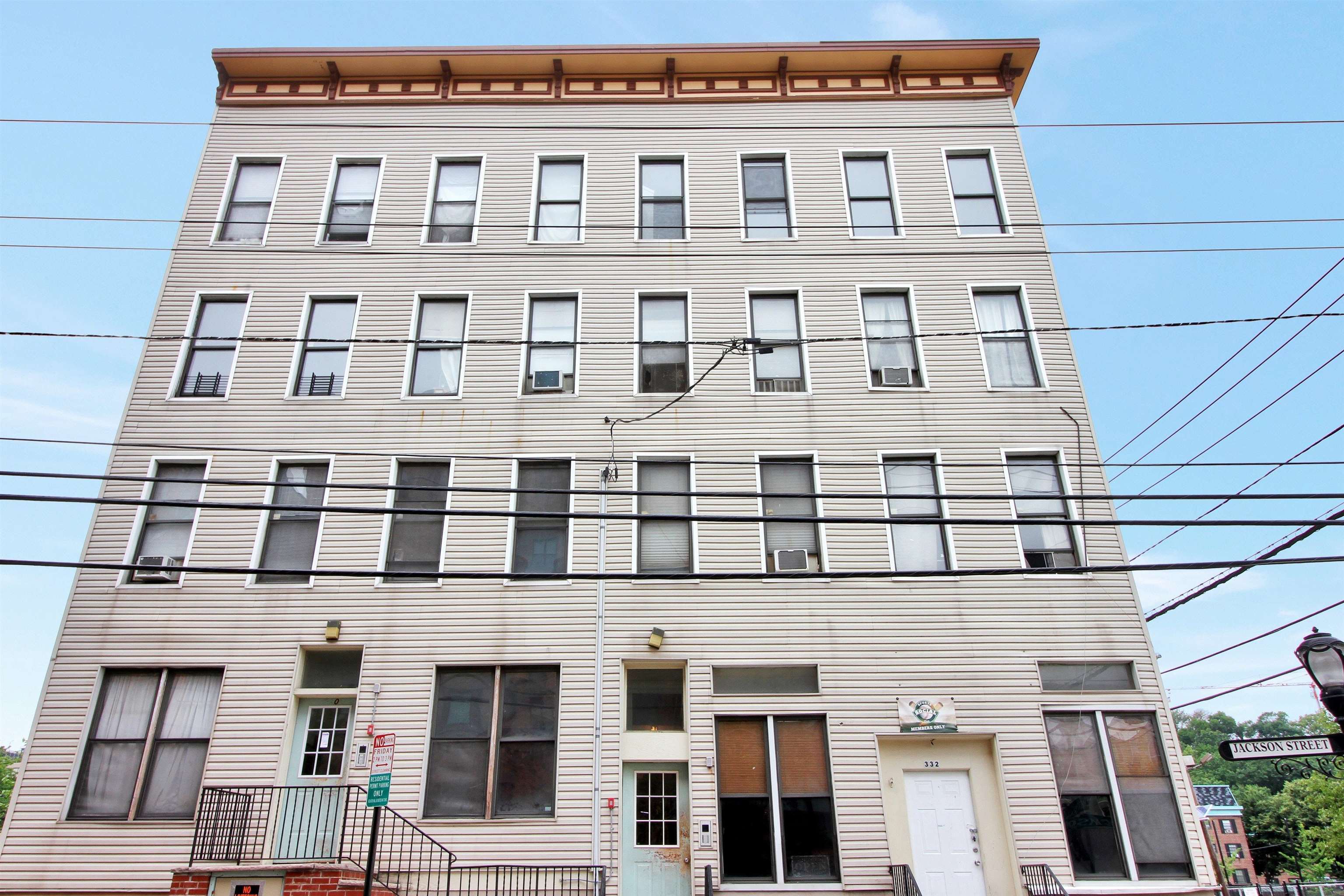 332 JACKSON ST Unit: 2L