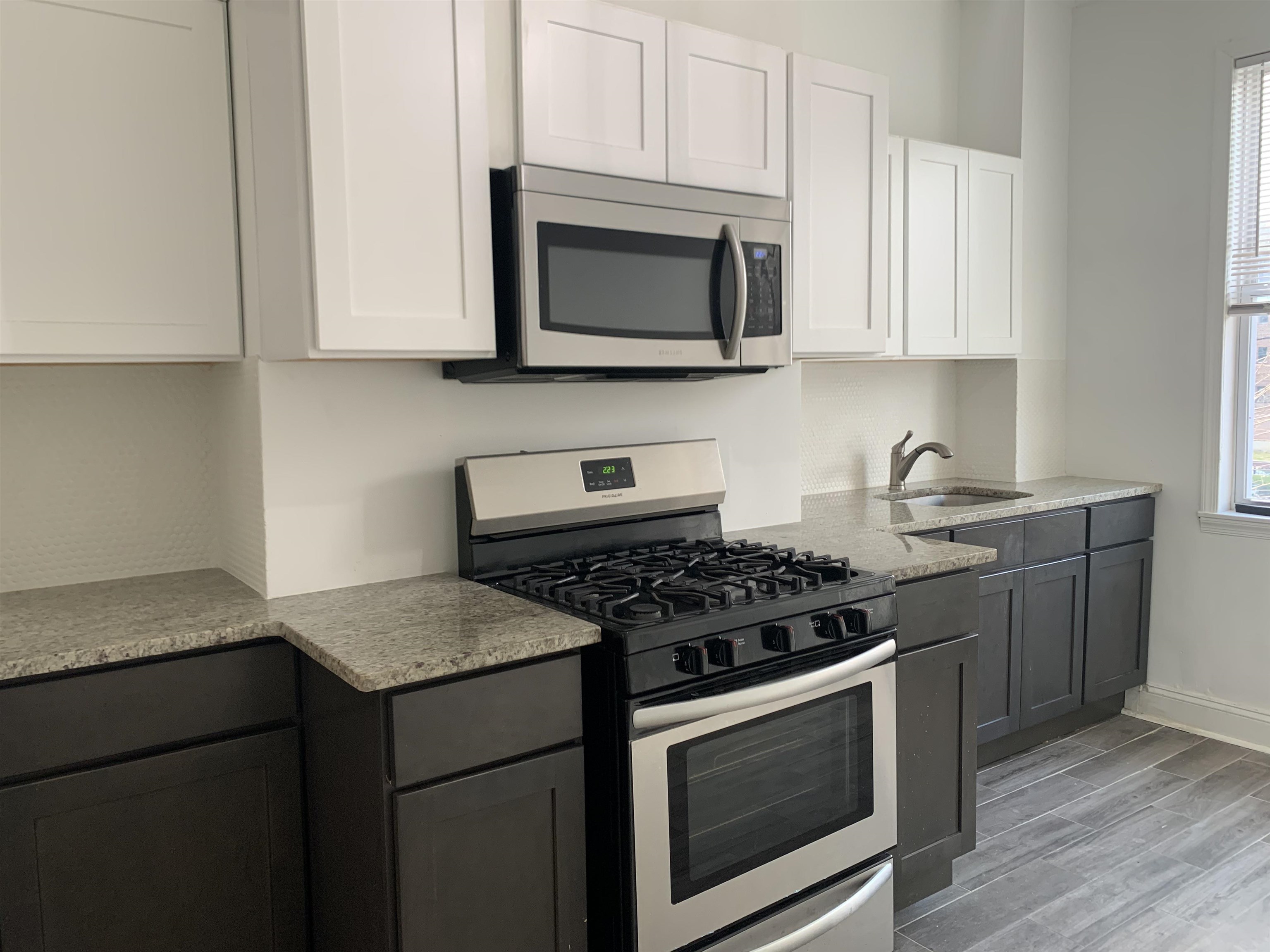 332 JACKSON ST Unit: 2L