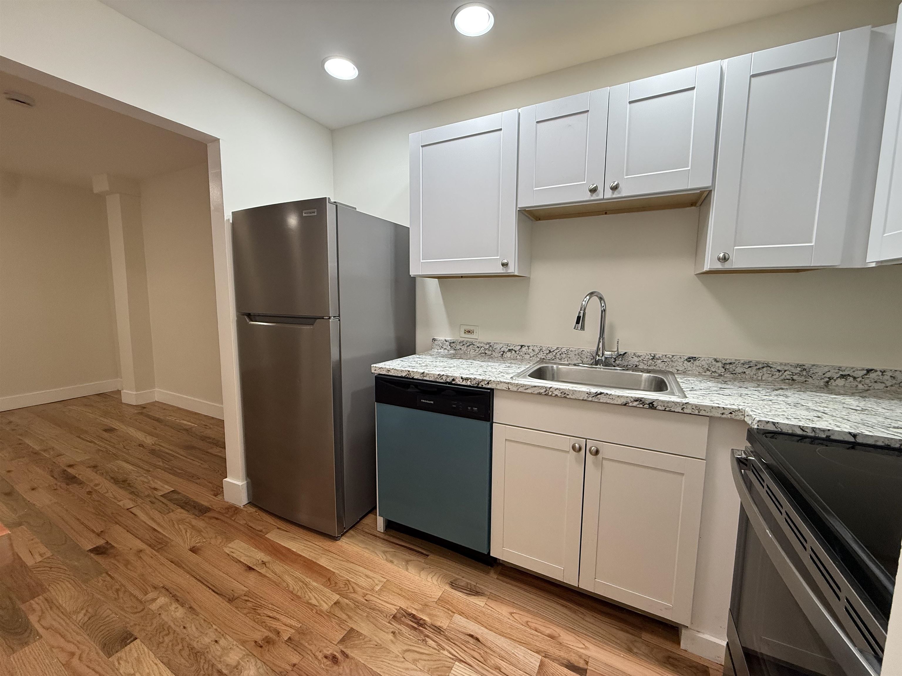 6111 PARK AVE Unit: 1B