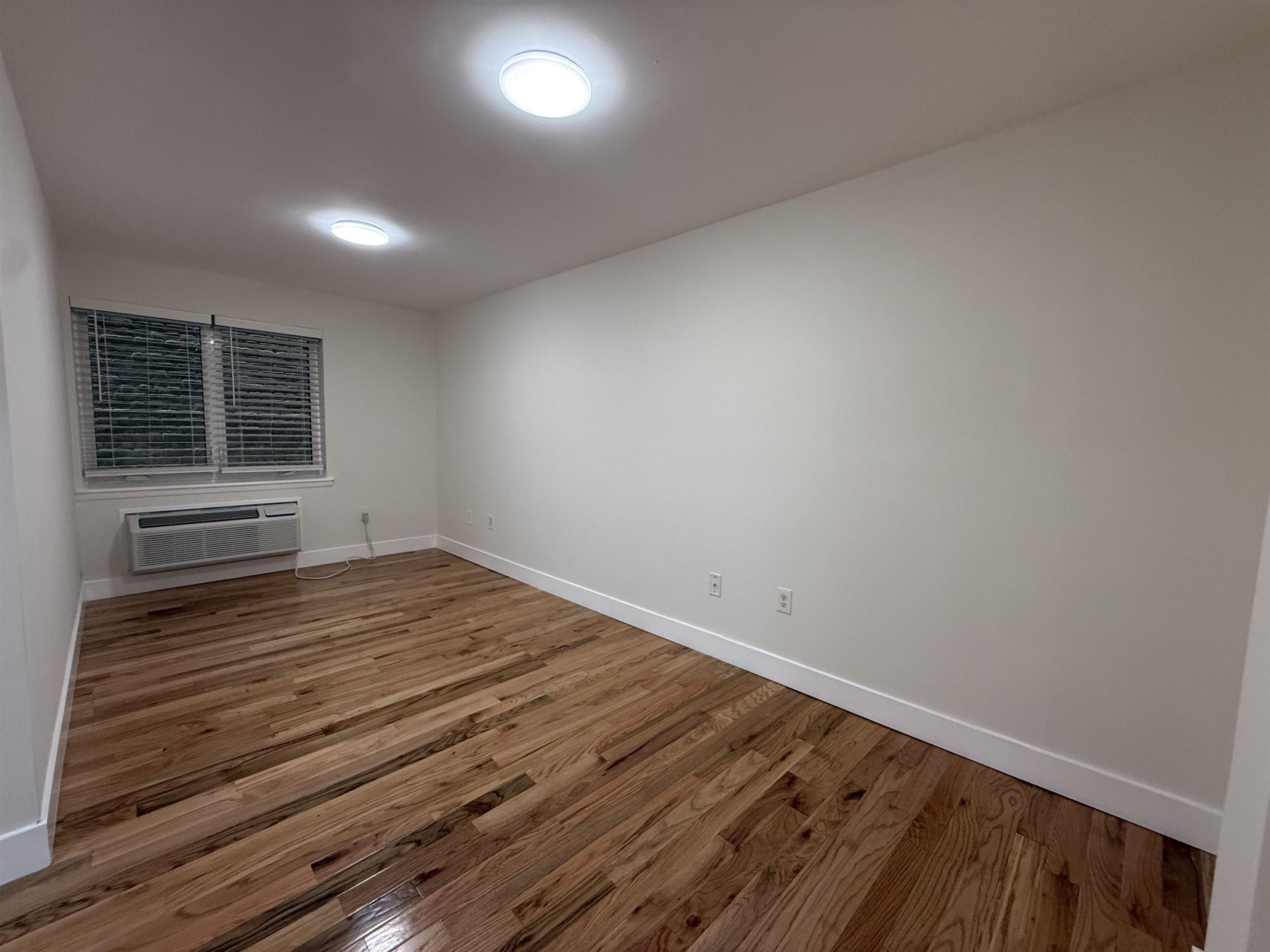6111 PARK AVE Unit: 1B