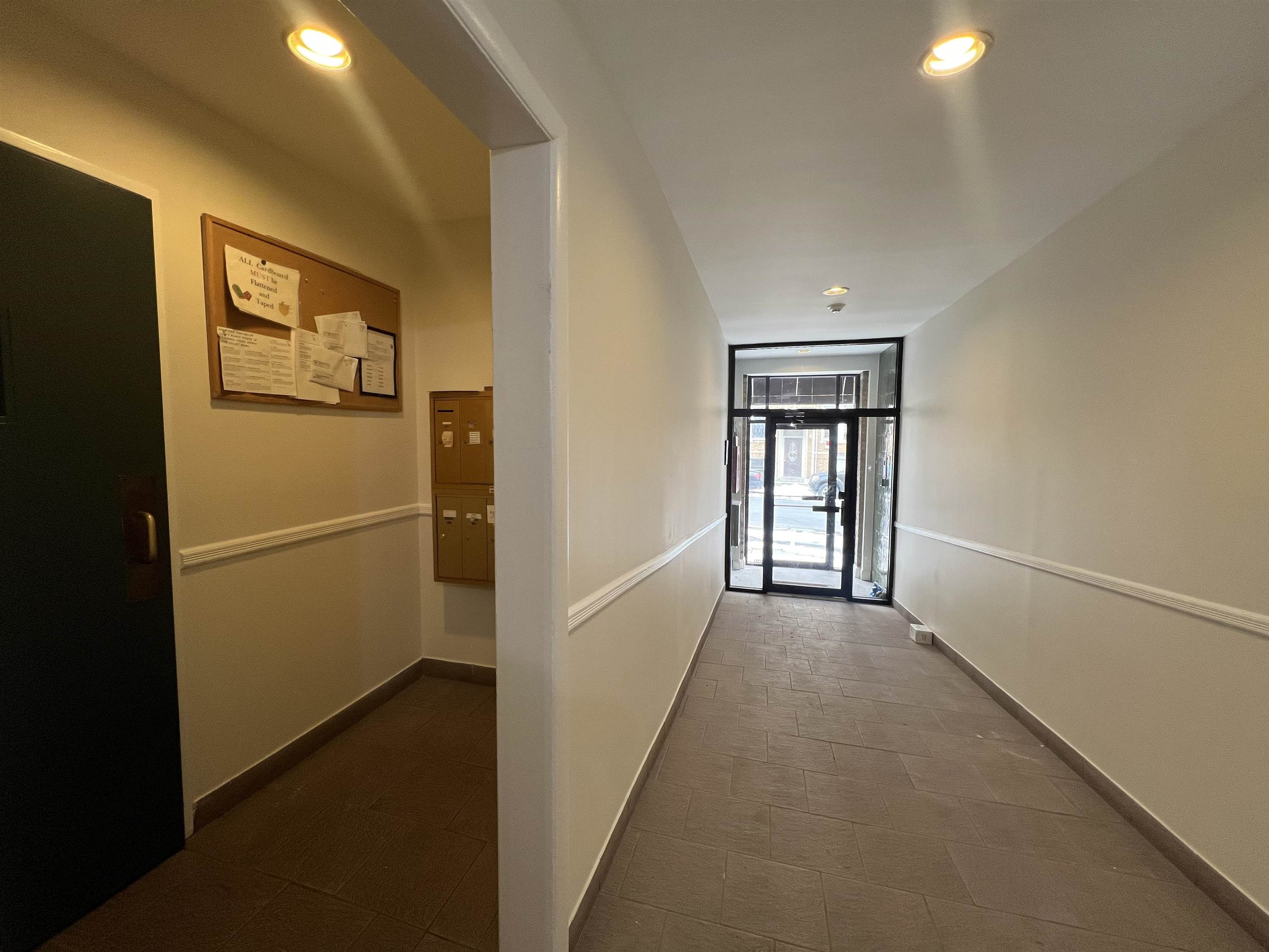 6111 PARK AVE Unit: 1B