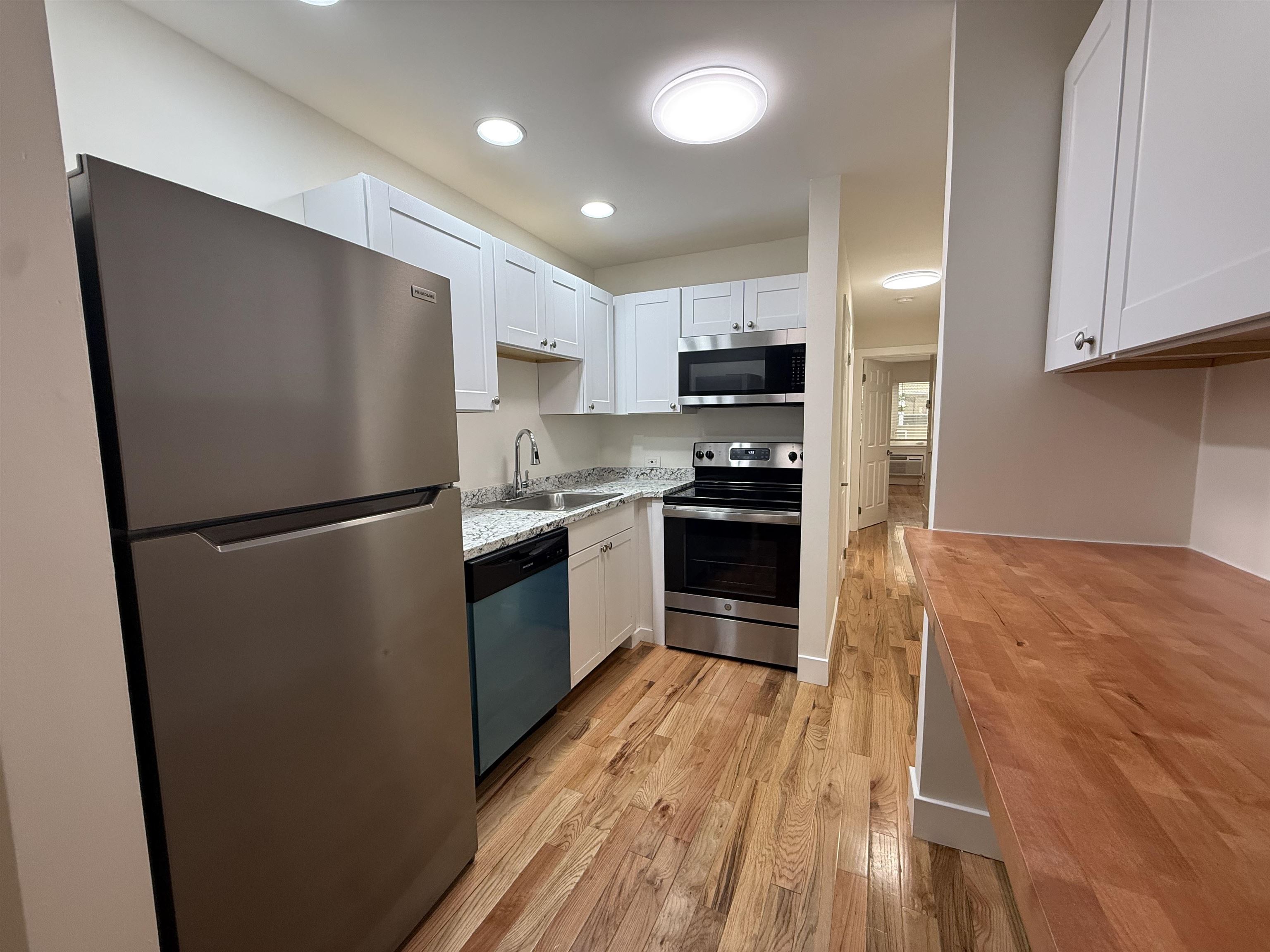 6111 PARK AVE Unit: 1B