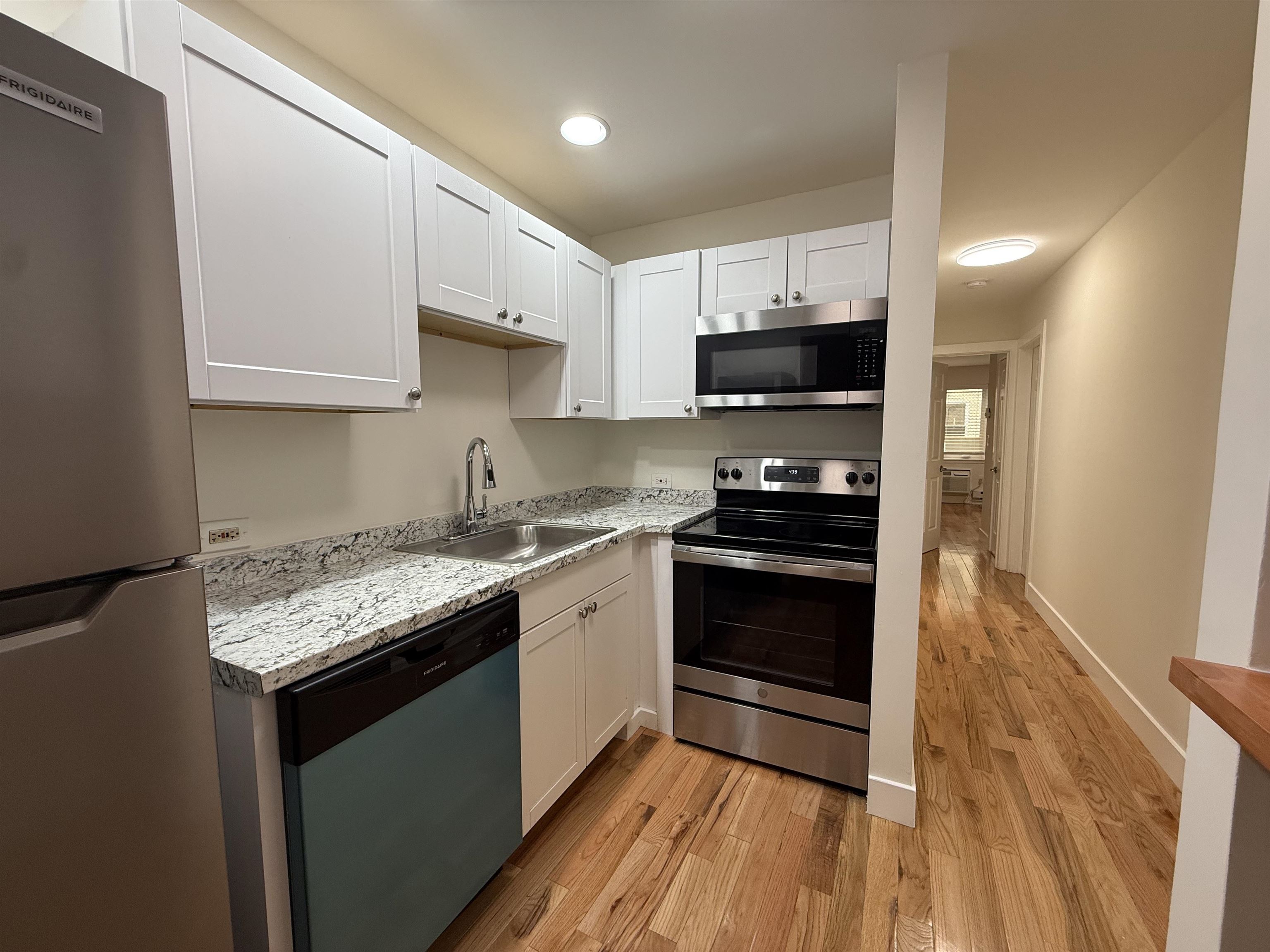 6111 PARK AVE Unit: 1B