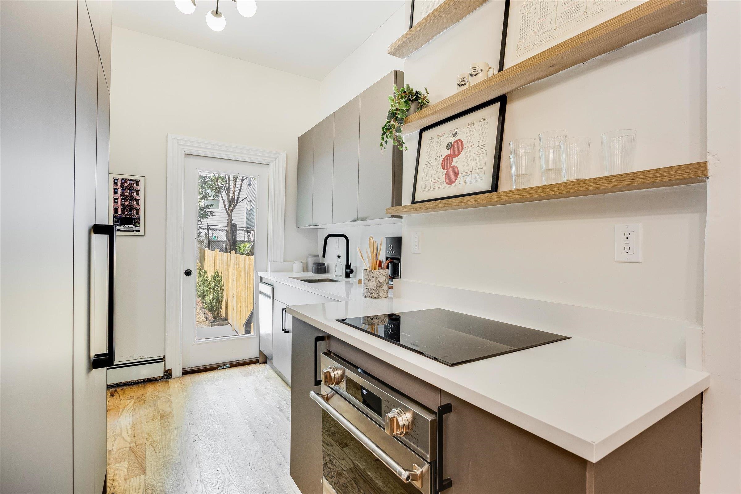 147 NEW YORK AVE Unit: 3L