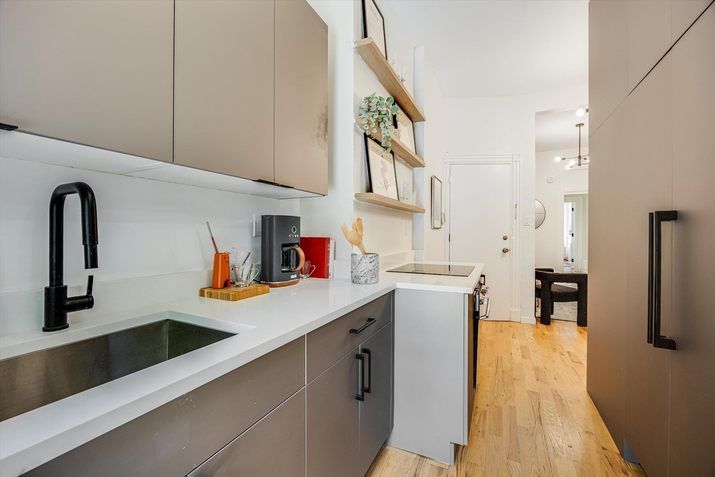 147 NEW YORK AVE Unit: 3L