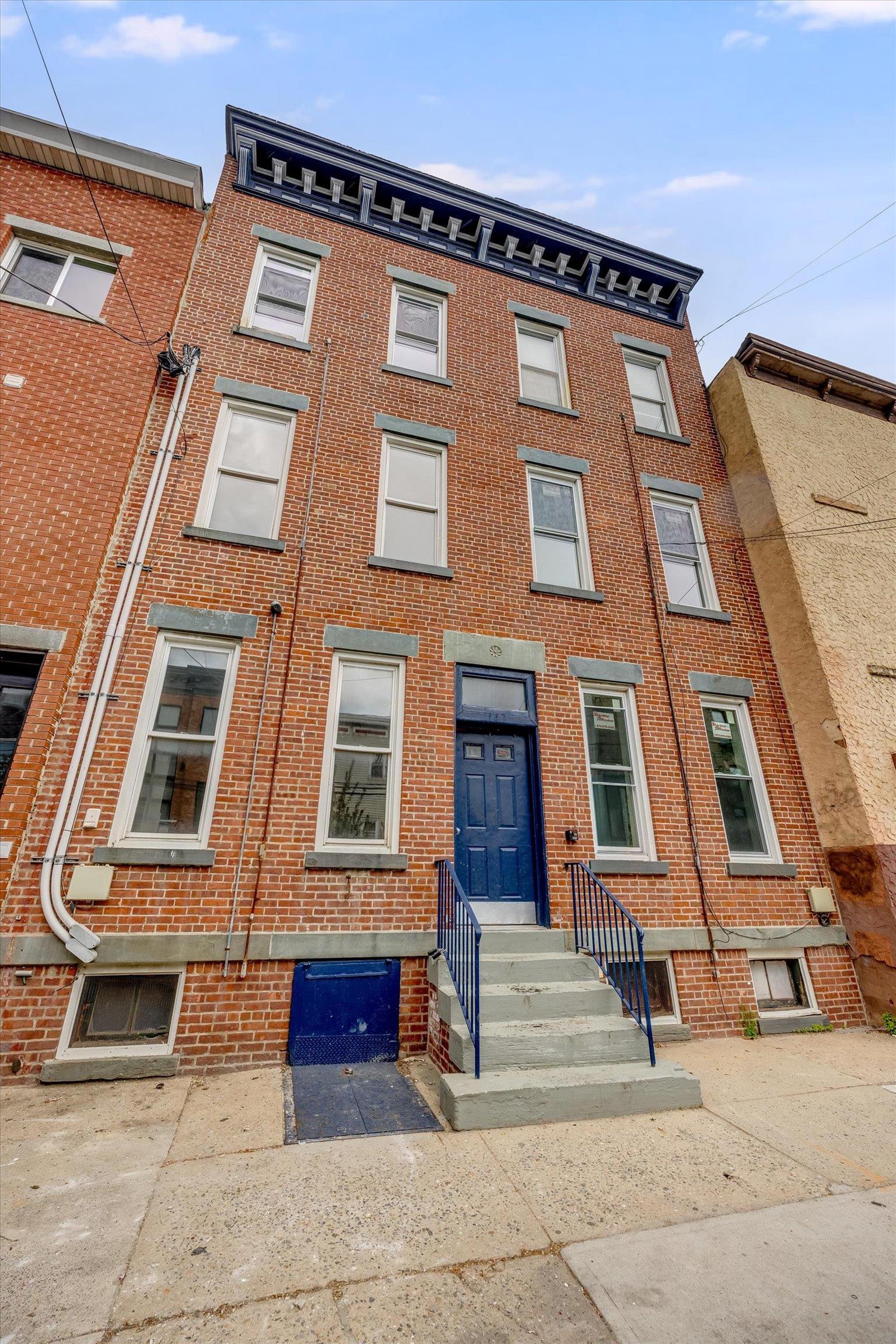 147 NEW YORK AVE Unit: 3L