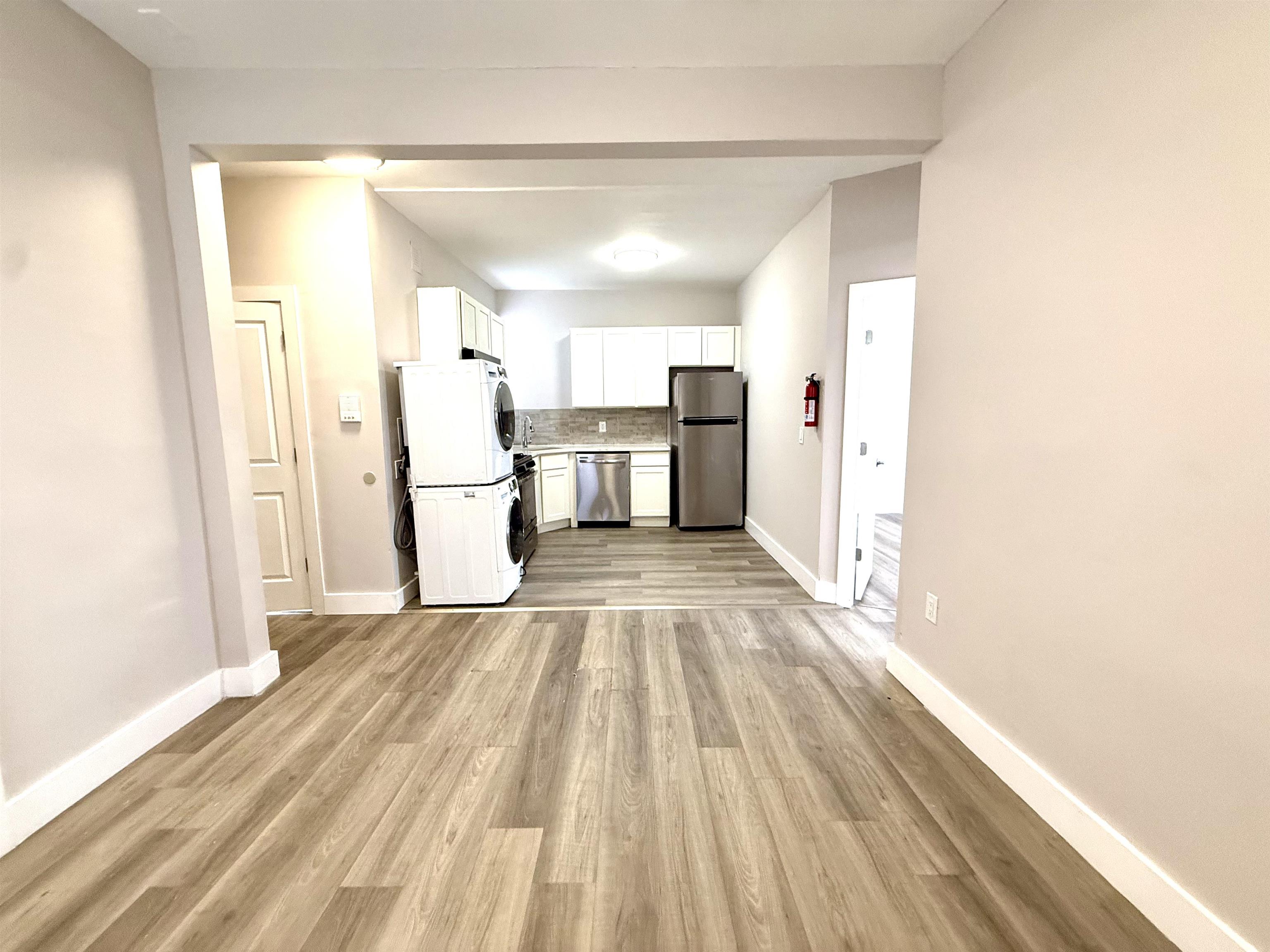 6002 HUDSON AVE Unit: 3
