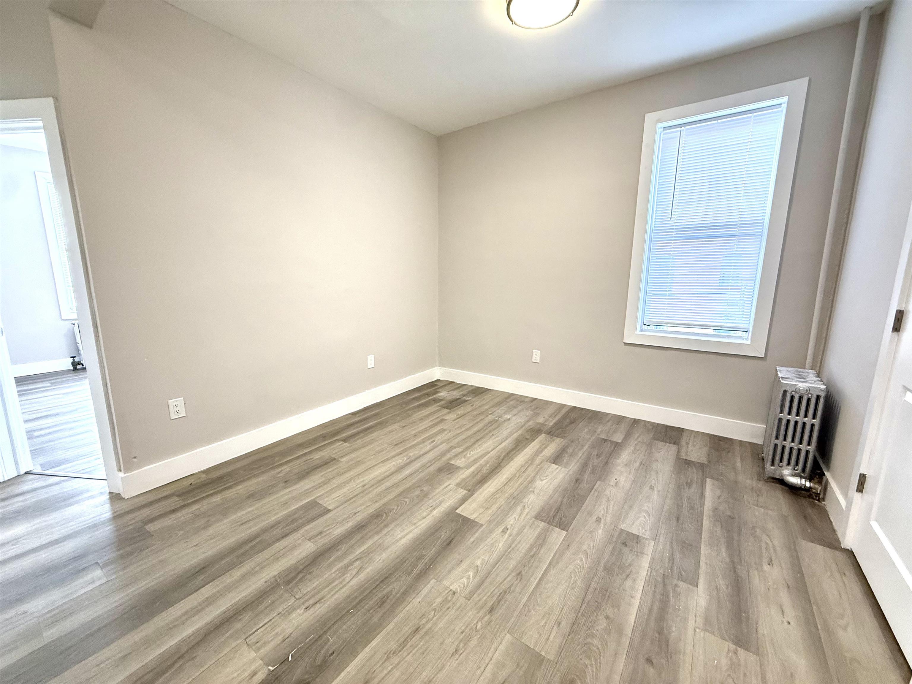 6002 HUDSON AVE Unit: 3
