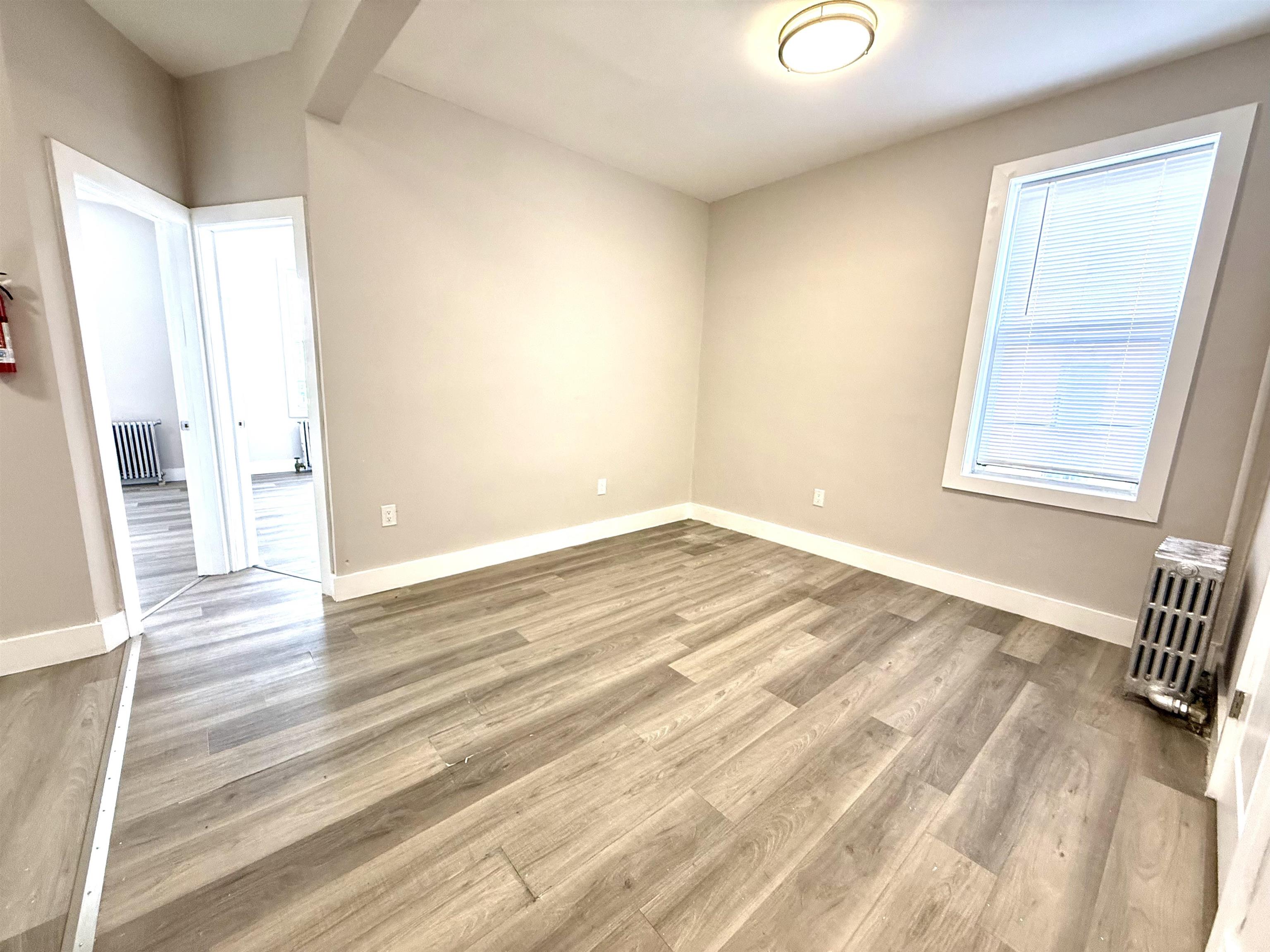 6002 HUDSON AVE Unit: 3