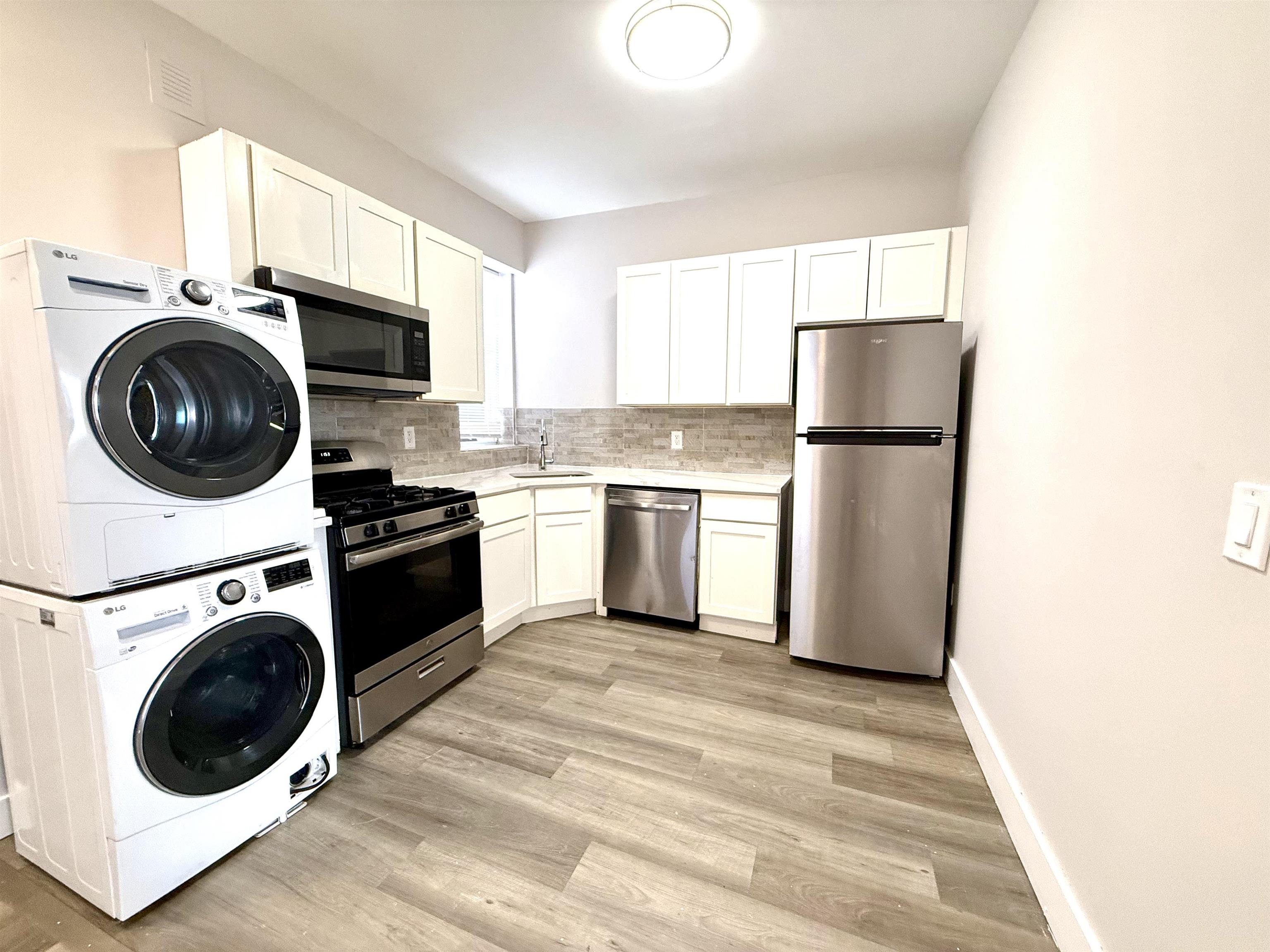 6002 HUDSON AVE Unit: 3