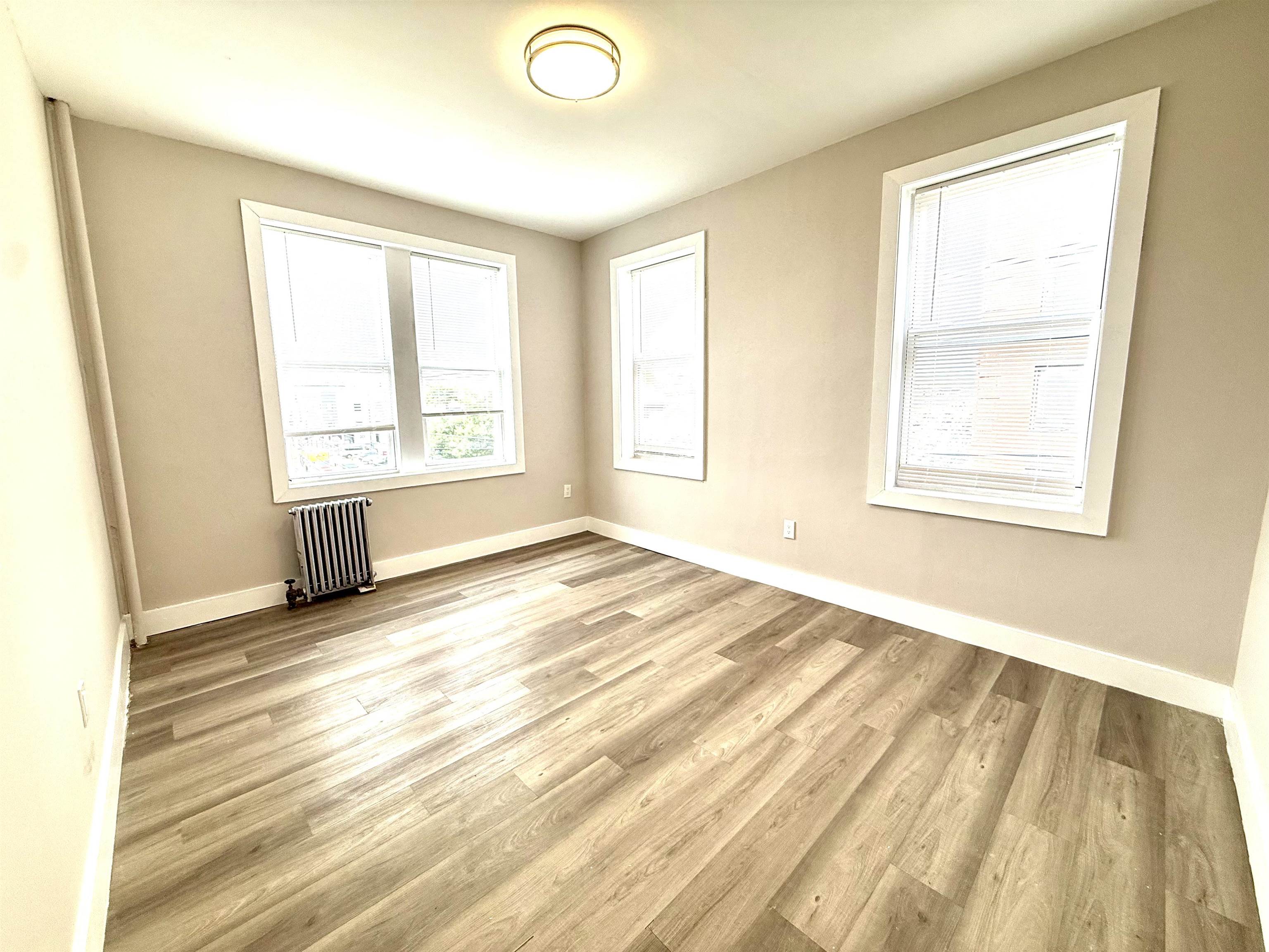 6002 HUDSON AVE Unit: 3